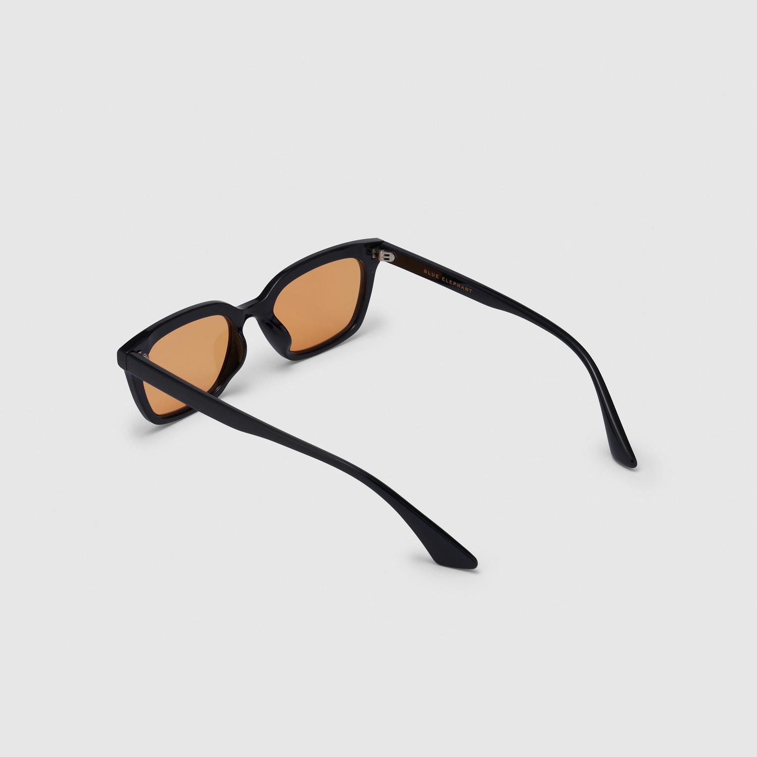 CAPELLA black-orange tint