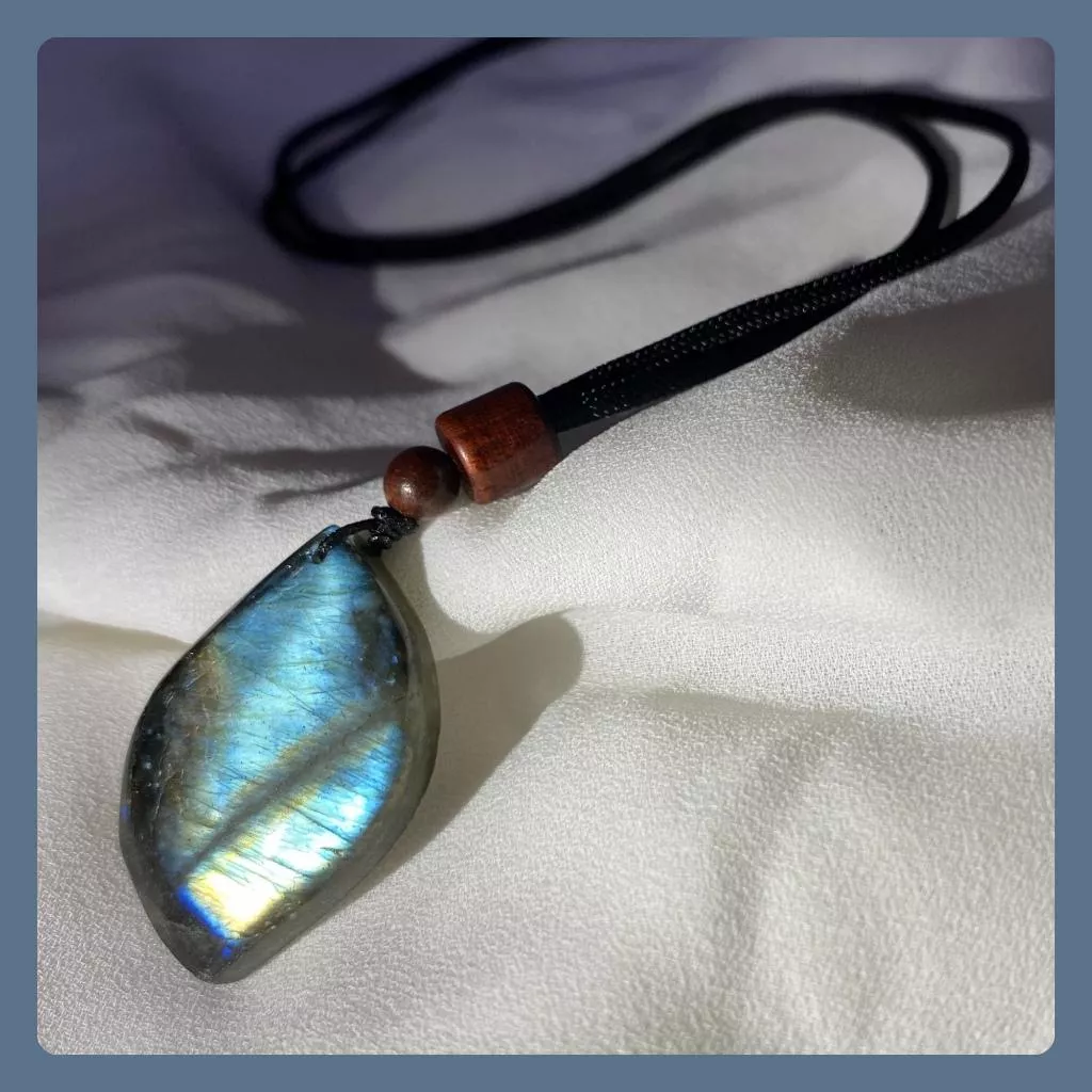 拉長石項鍊 隨形 光暈 AA3 拉長石 高36mm寬26mm厚8mm 實品拍攝