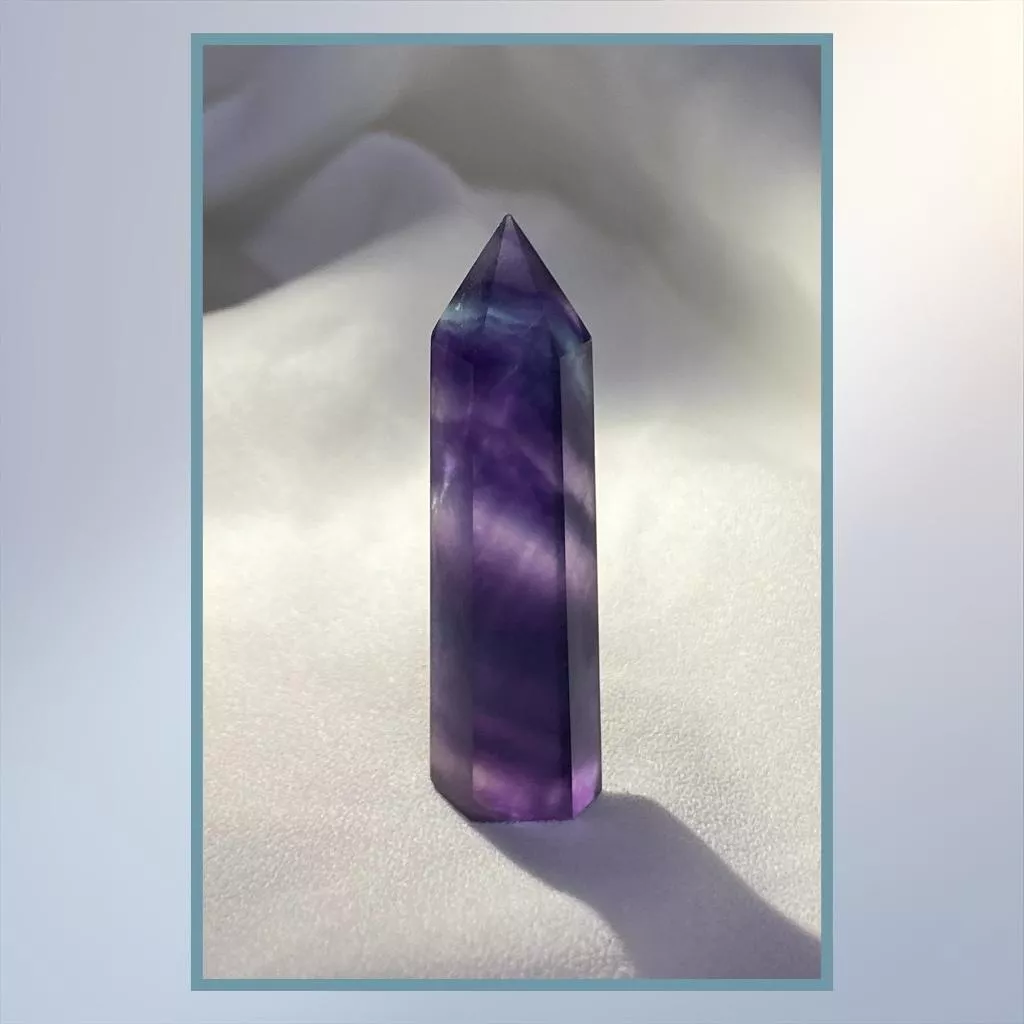 螢石柱 A1 螢石水晶柱 高45mm 寬12mm 厚10mm 實品拍攝