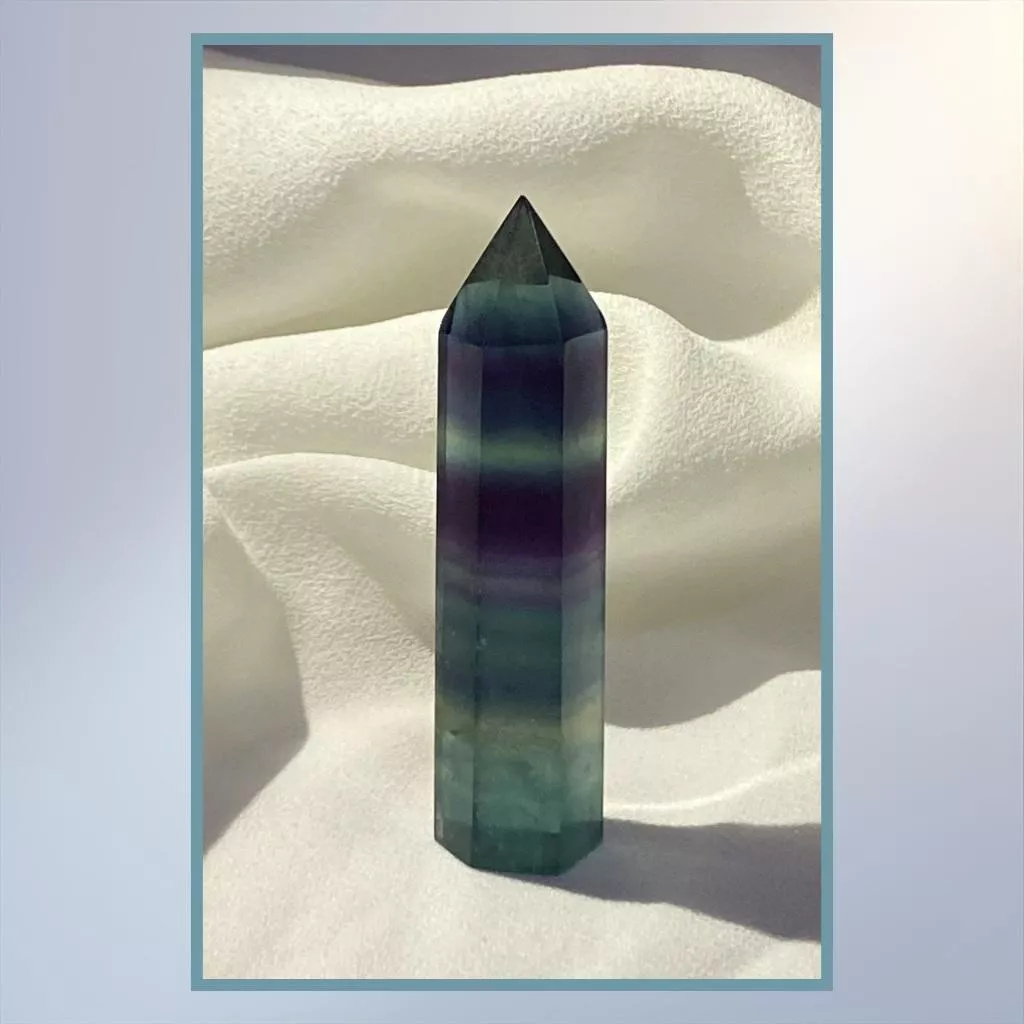 螢石柱 A11 螢石水晶柱 高56mm 寬13mm 厚11mm 實品拍攝