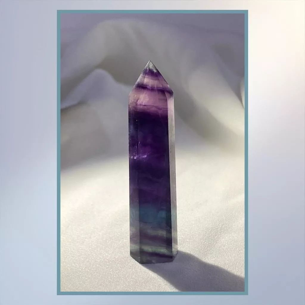 螢石柱 A8 螢石水晶柱 高54mm 寬12mm 厚10mm 實品拍攝