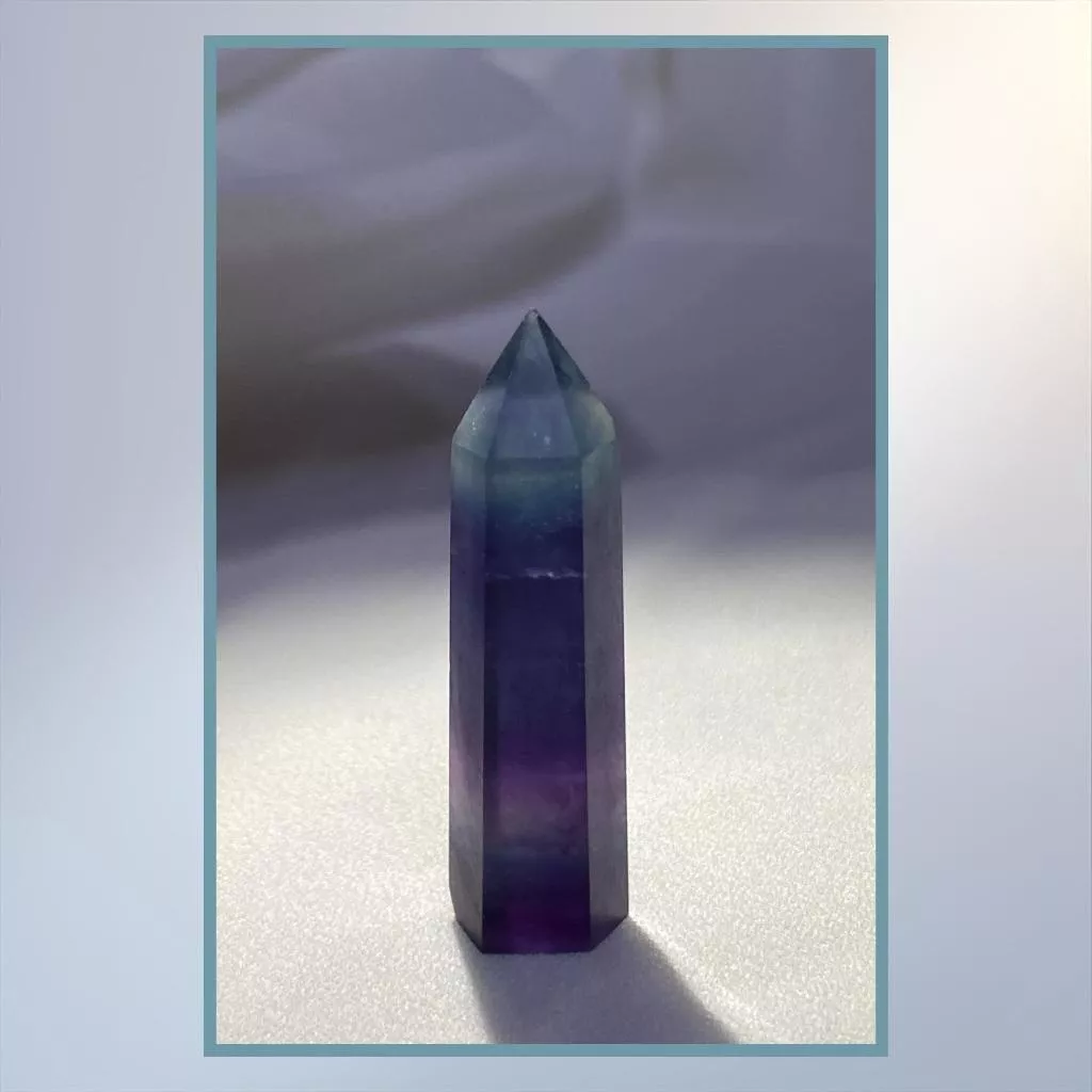 螢石柱 A2 螢石水晶柱 高43mm 寬11mm 厚11mm 實品拍攝