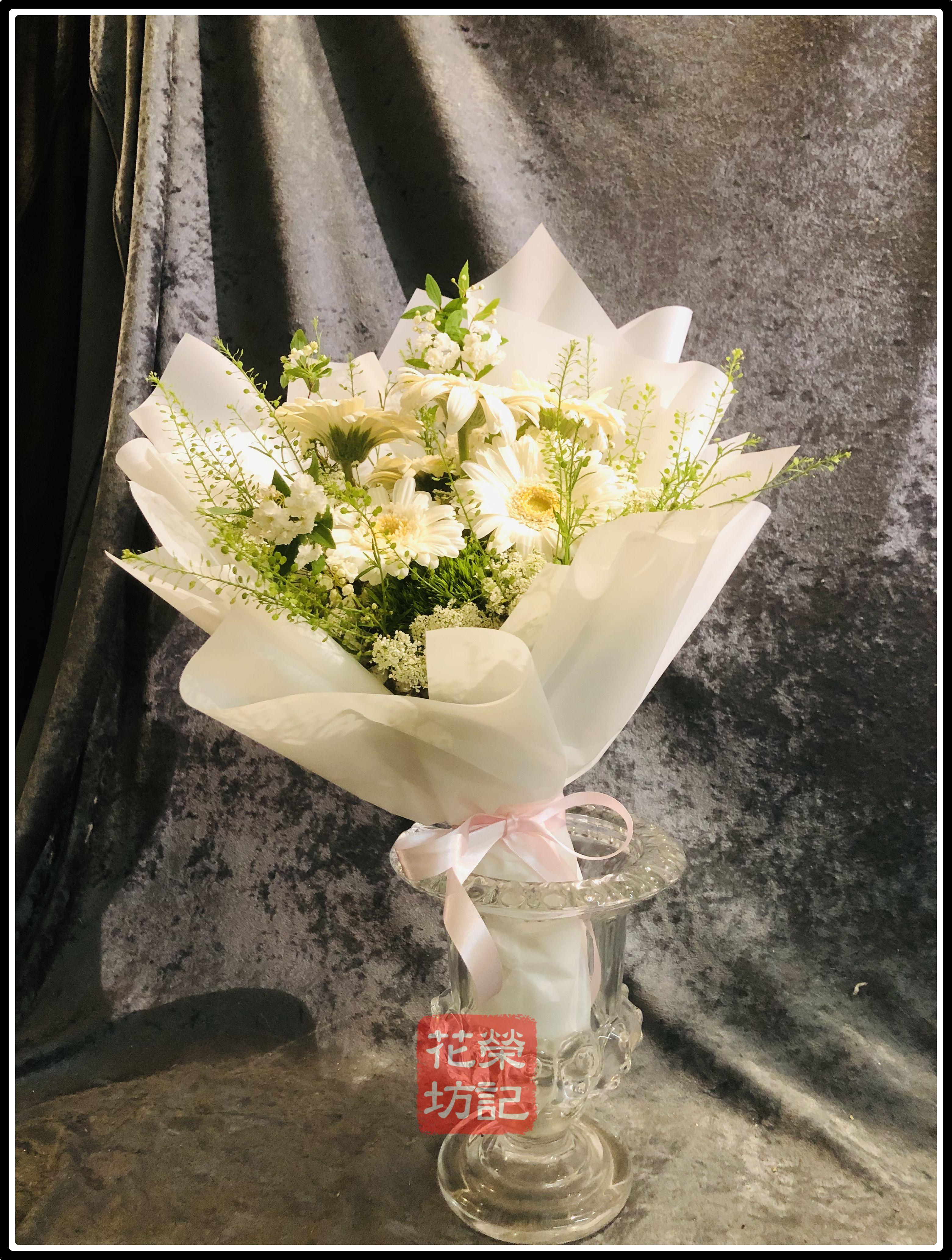 精緻型季節花束 |  Seasonal Bouquet S