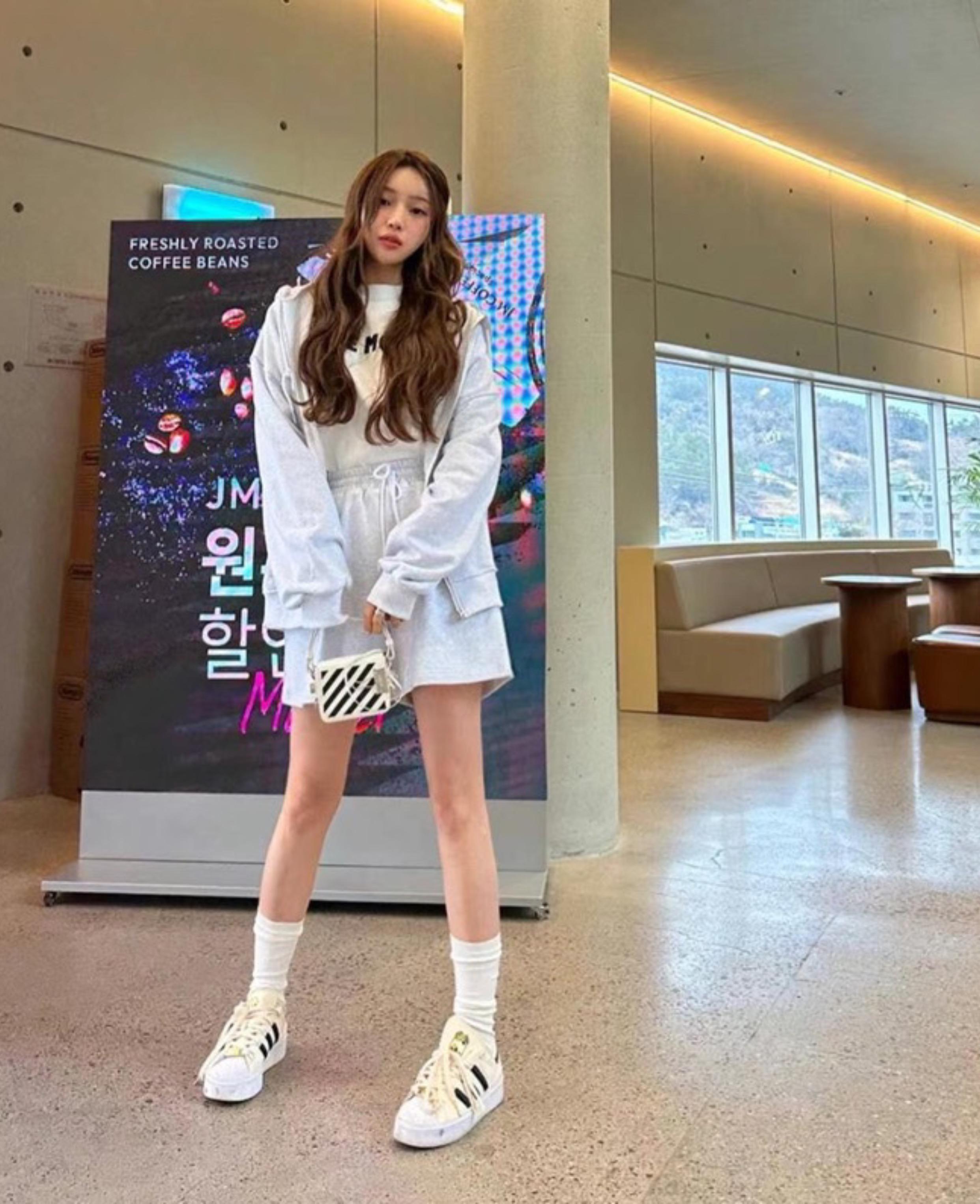 🌈 網紅款💙爆款 韓國製🇰🇷 純色 百搭 坑條紋 推推襪 泡泡襪