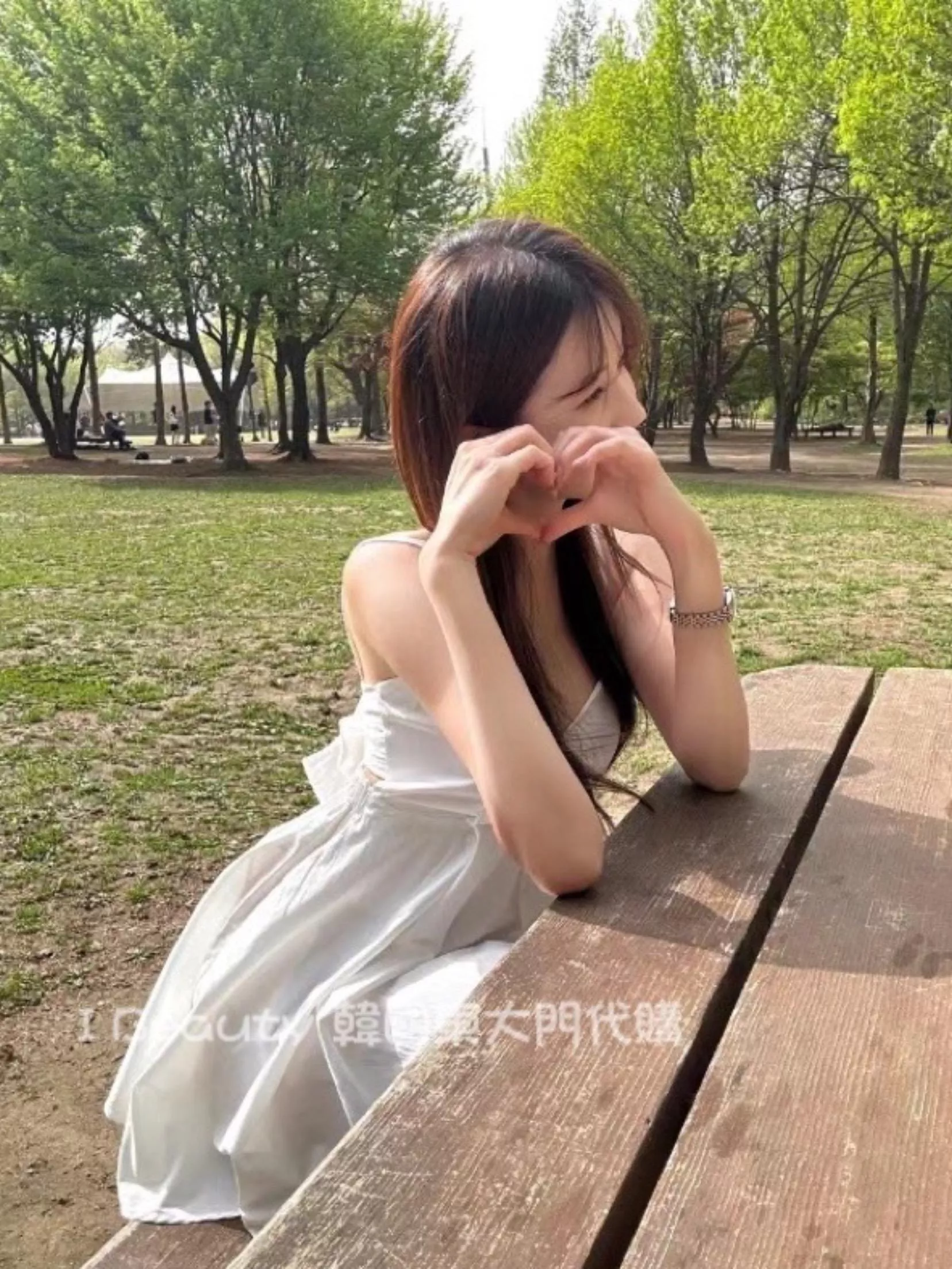 超仙女神款🧡🧡 微性感 露背 V領吊帶 連身短裙