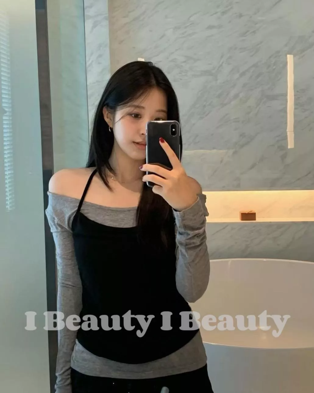 女人味ㄧ字領兩件套