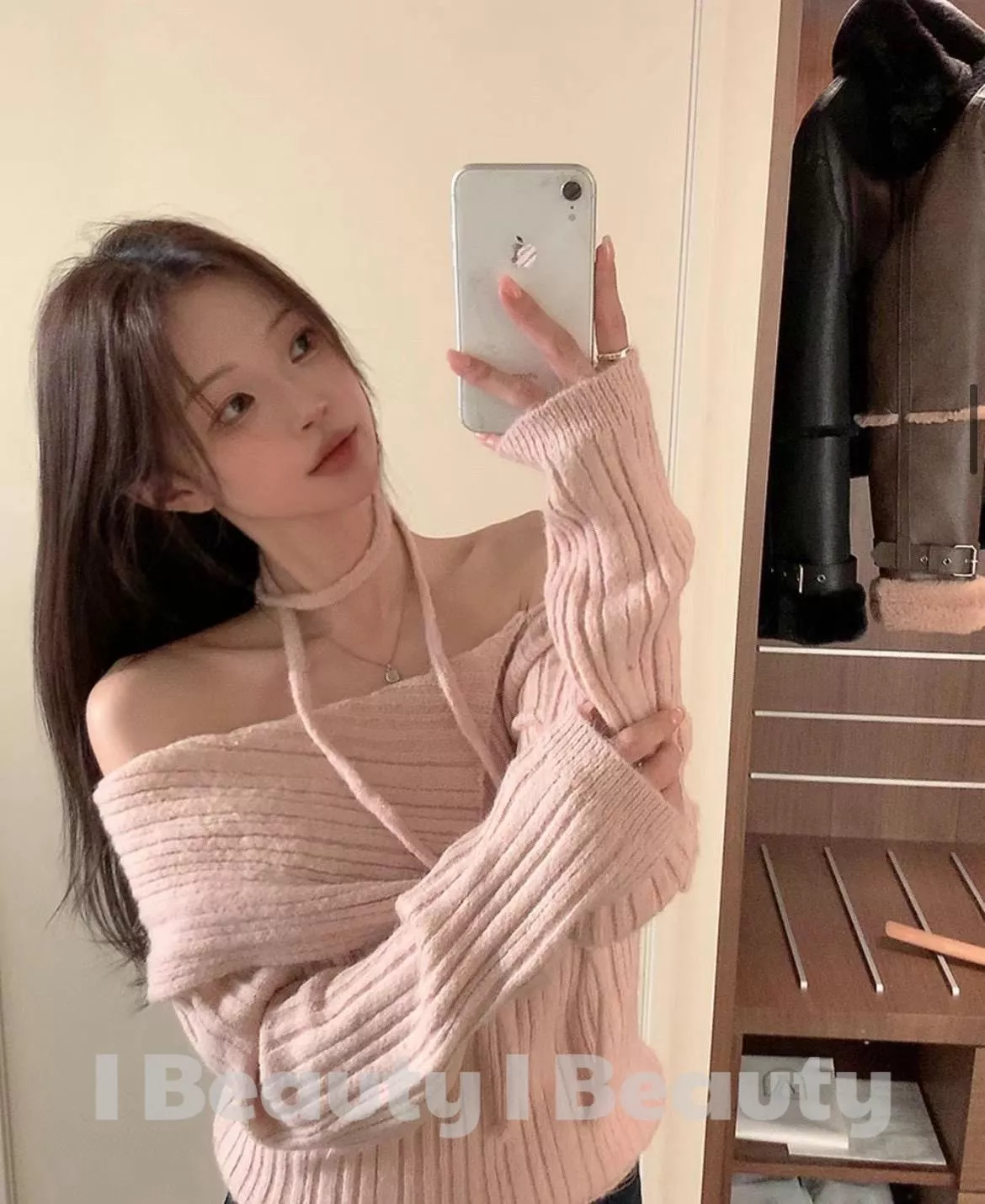 小女人ㄧ字肩針織上衣