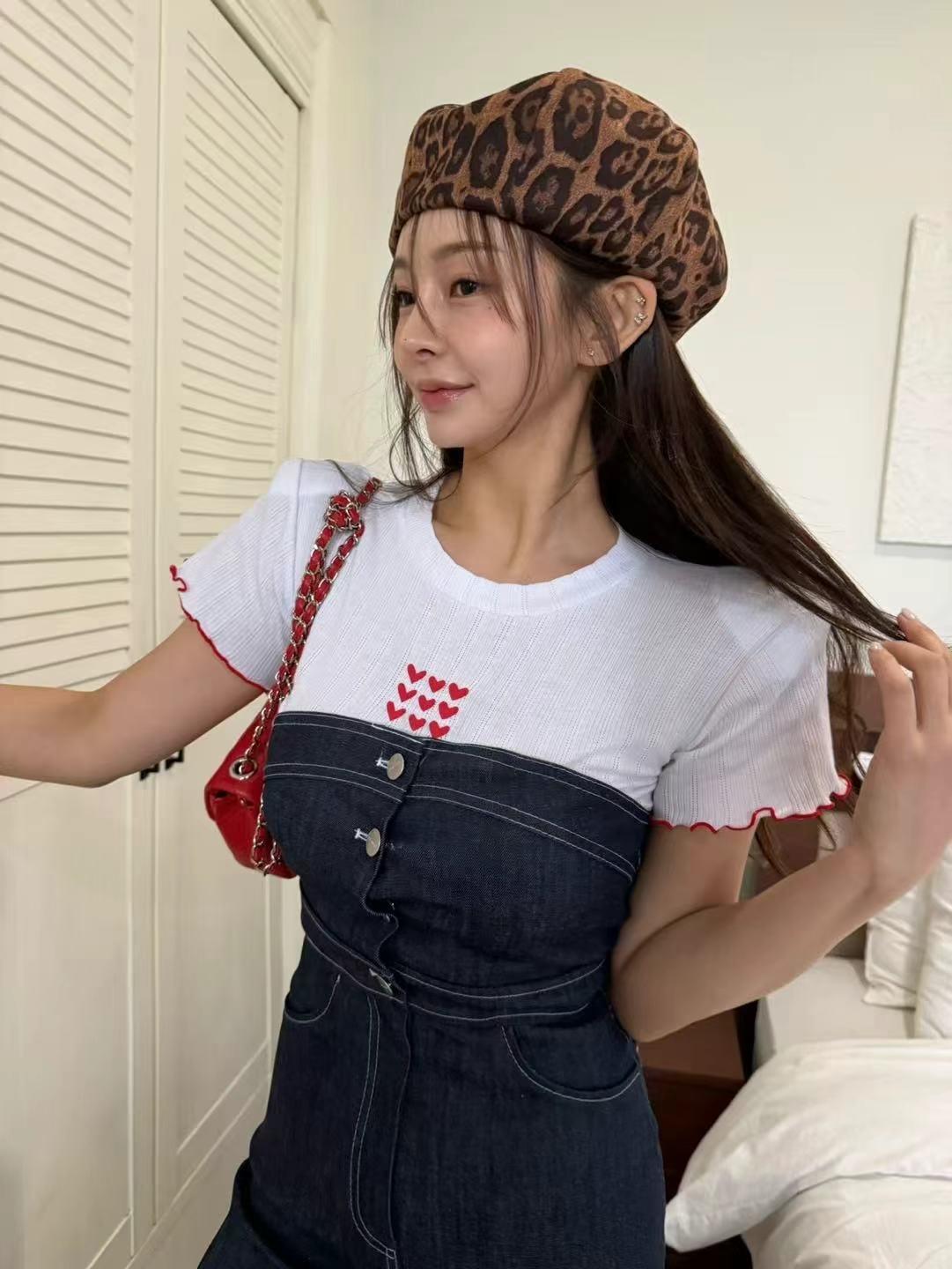 木耳滾邊愛心短版T