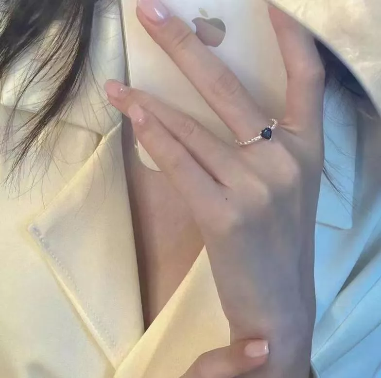 輕奢愛心麻花戒