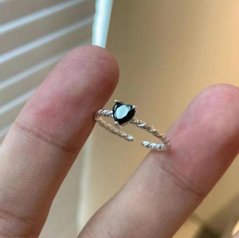 輕奢愛心麻花戒