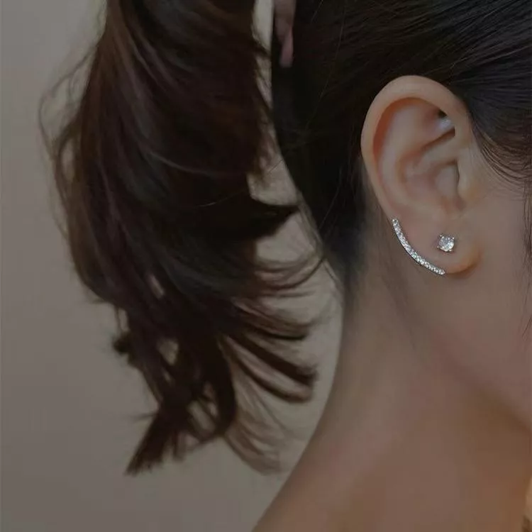 典雅微笑水鑽耳針