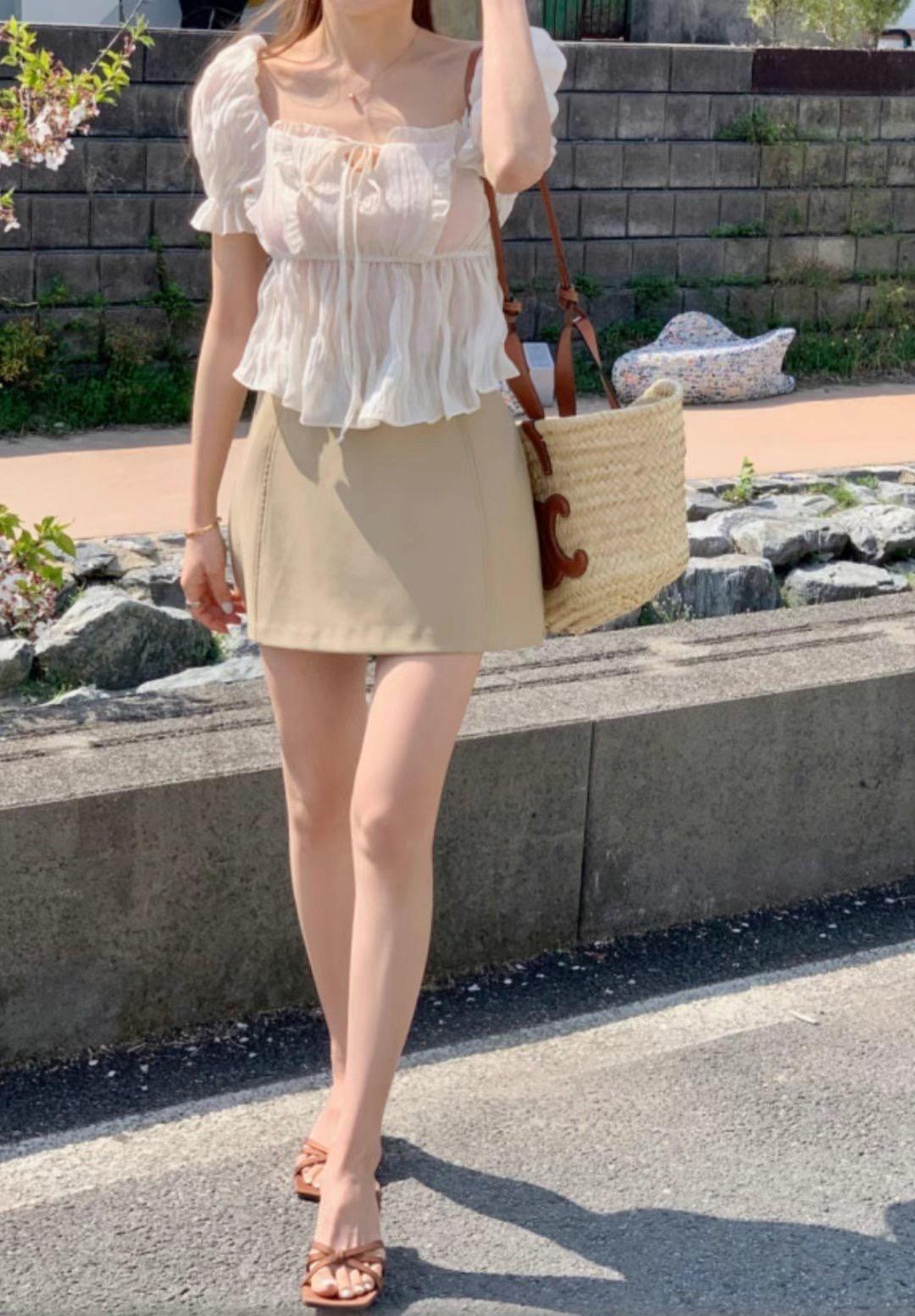 公主袖木耳邊短袖上衣