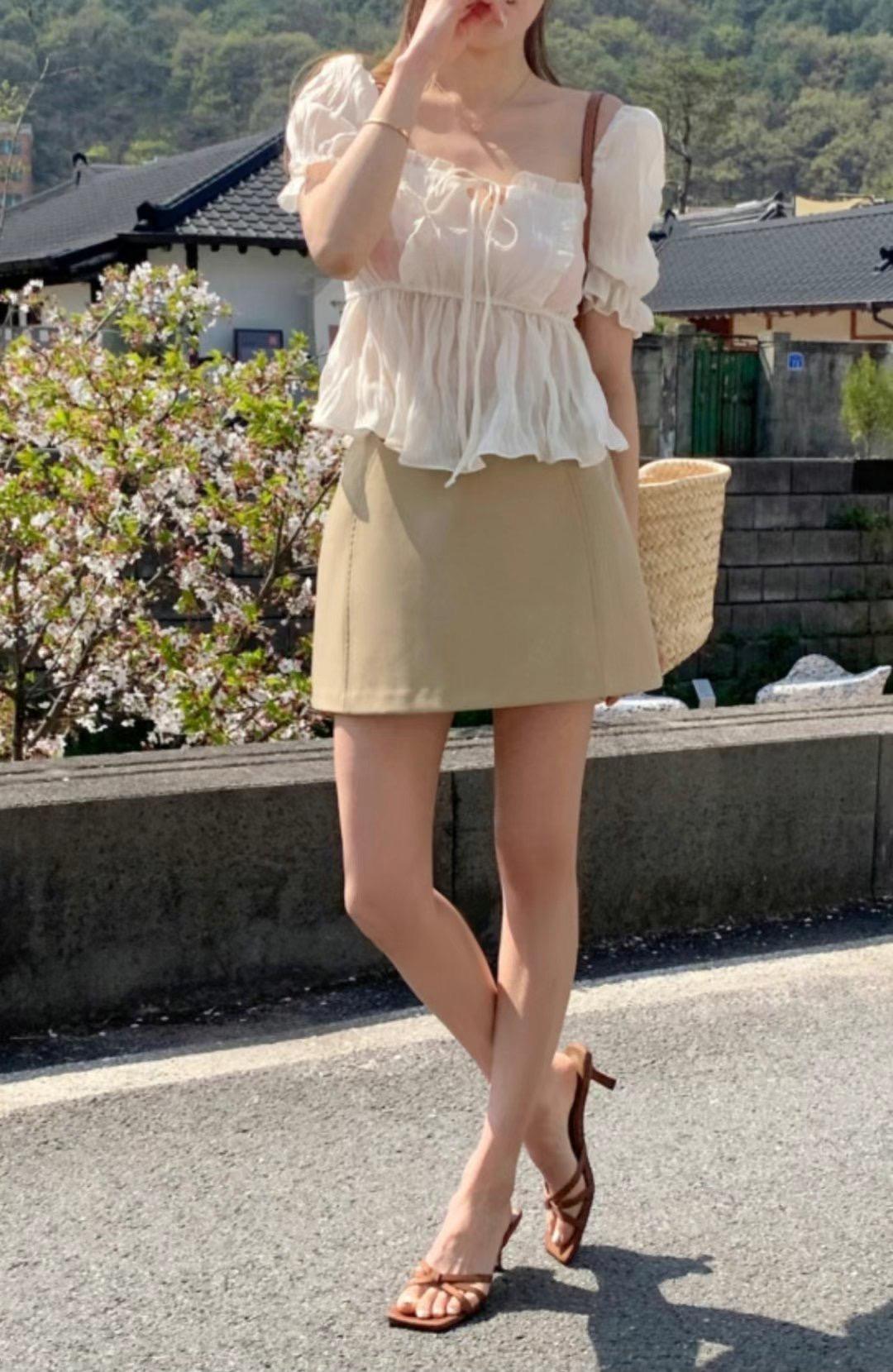 公主袖木耳邊短袖上衣
