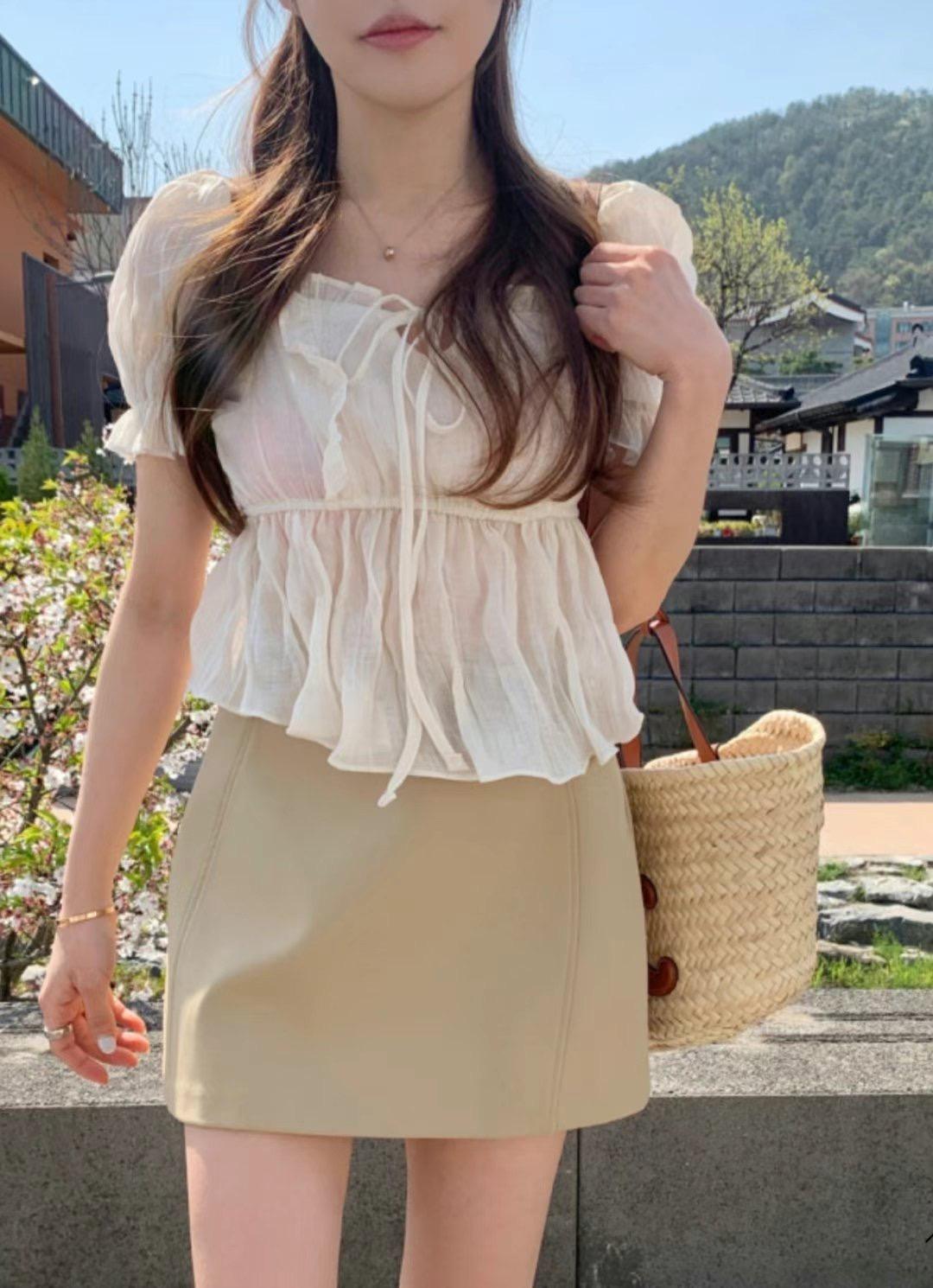 公主袖木耳邊短袖上衣