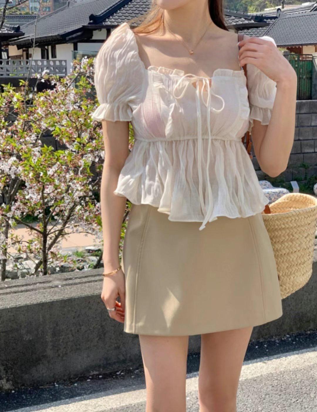 公主袖木耳邊短袖上衣