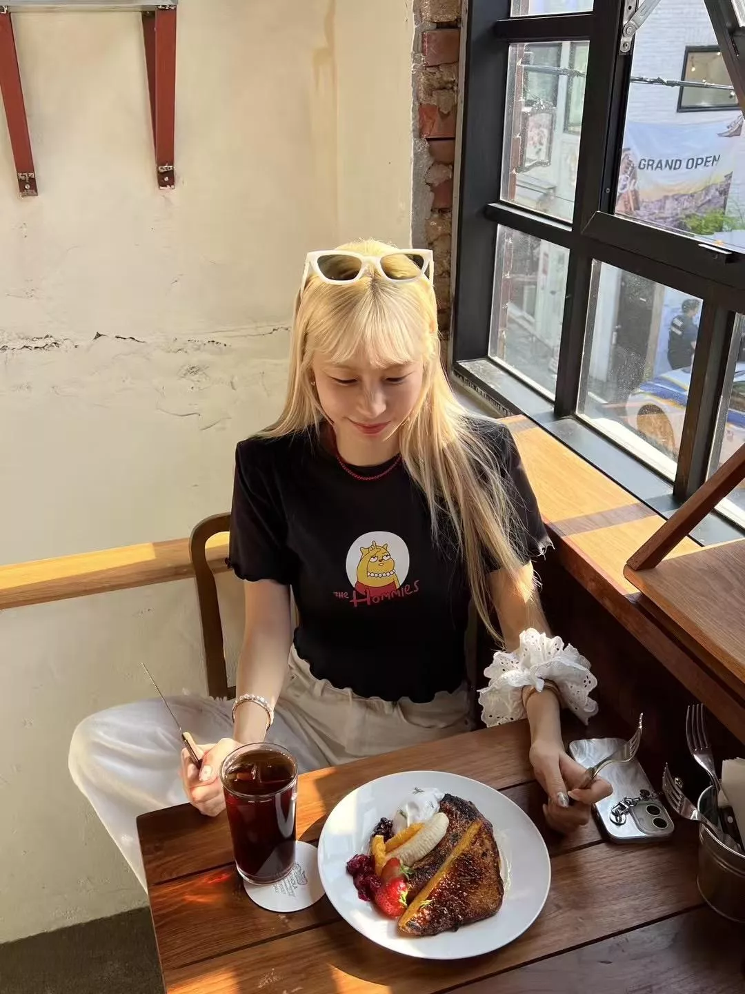 減齡童趣短版上衣