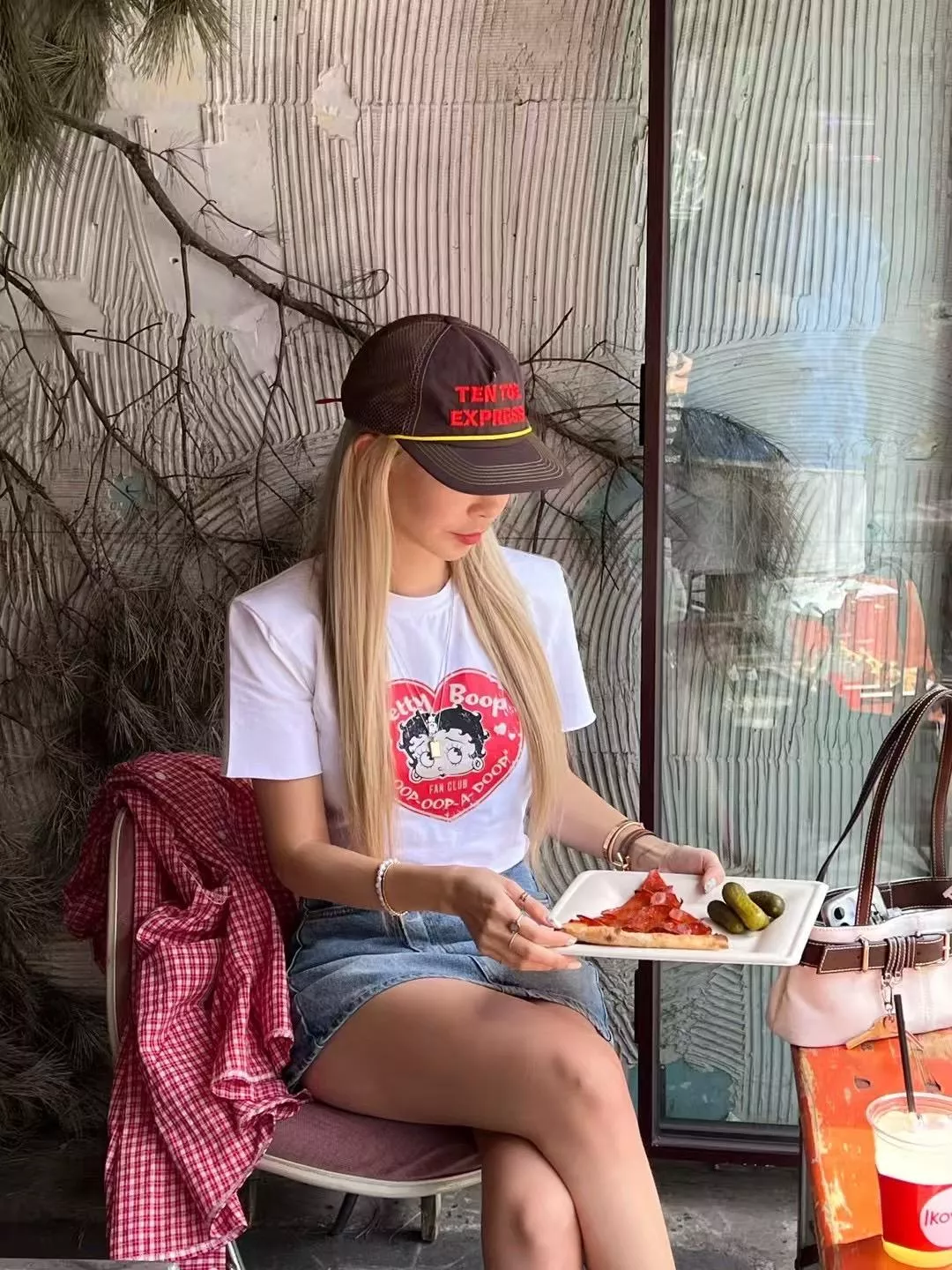 減齡卡通印花短版T