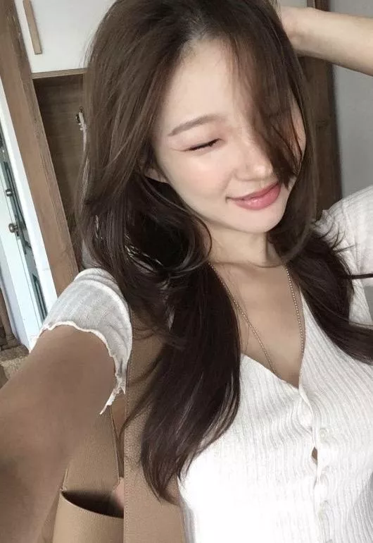 溫柔感木耳邊短版上衣