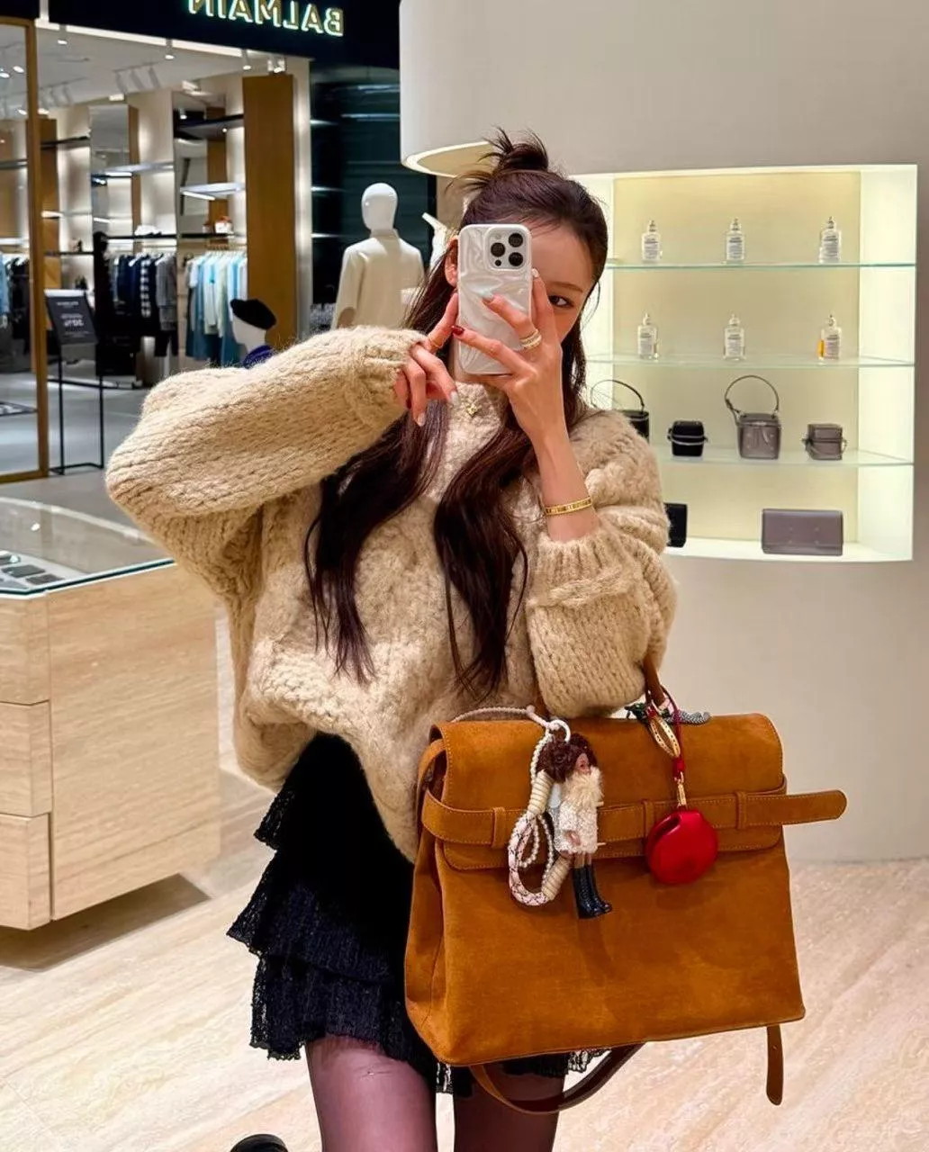 柔軟厚實麻花針織上衣