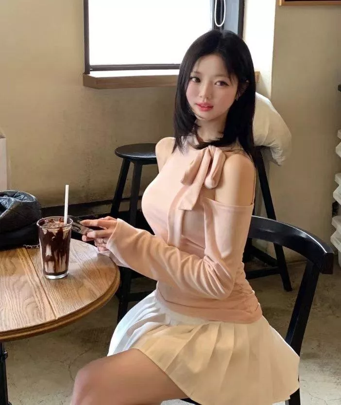 微性感露肩長袖上衣