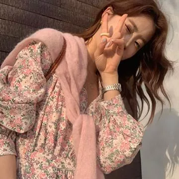 檸檬家 溫柔又顯白法式復古V領碎花收腰連衣裙YS1-6059 女生洋裝