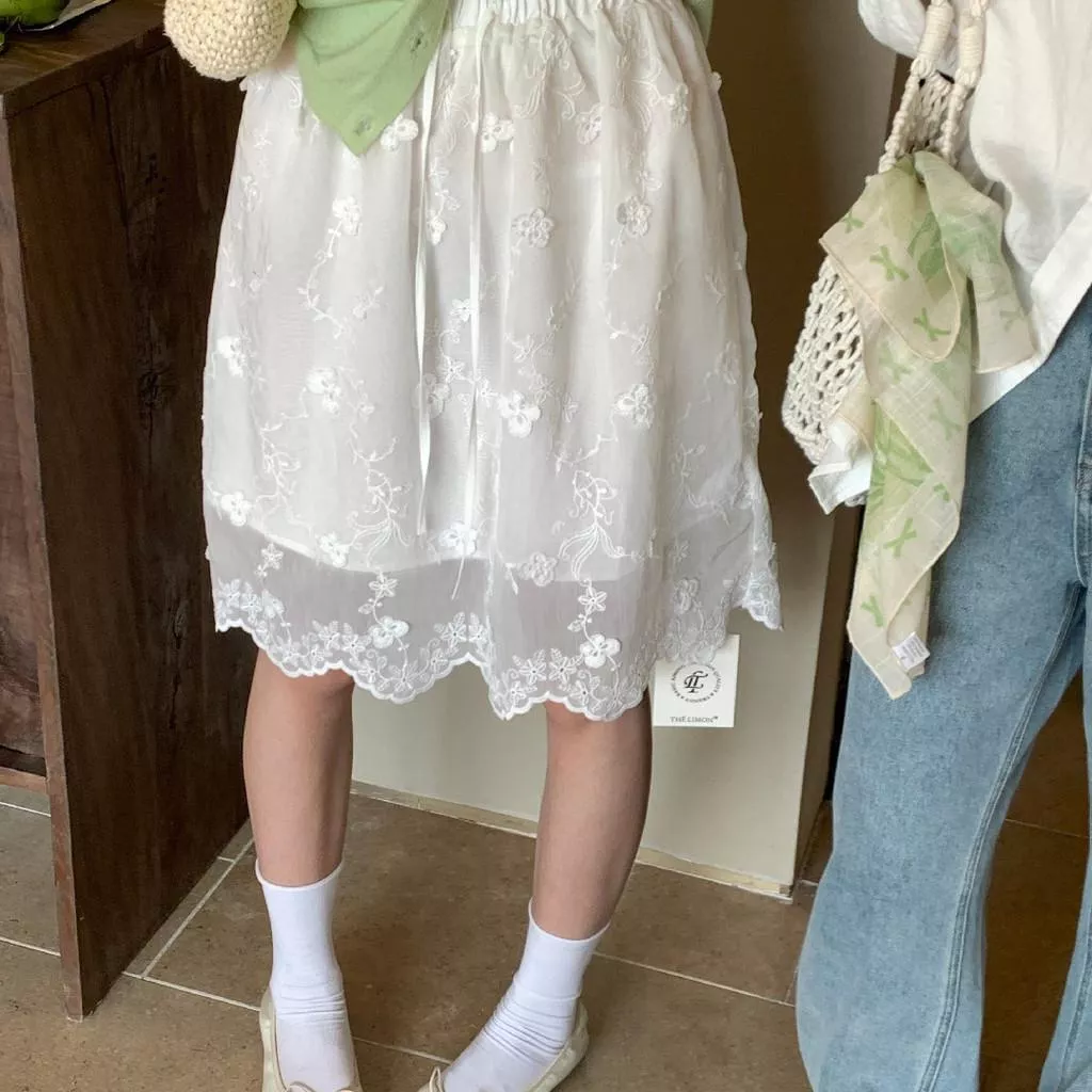 檸檬家 清冷學姐輕盈感溫柔白色蕾絲刺繡半身裙10062