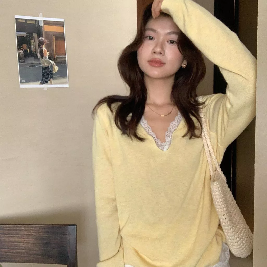 檸檬綠茶-甜美V領蕾絲層次感假兩件設計感針織衫(含6羊毛)00-8103