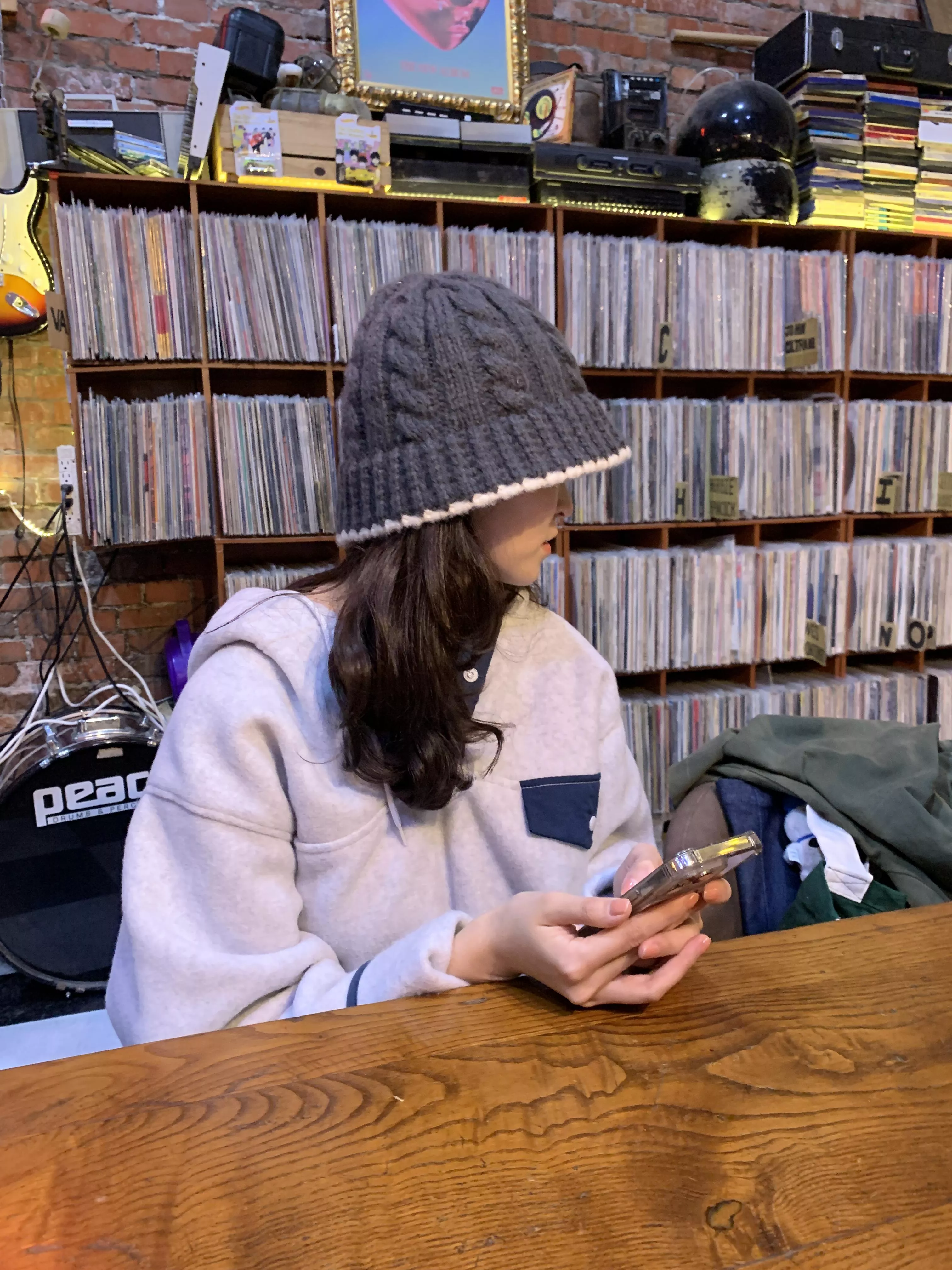 撞色麻花捲毛帽