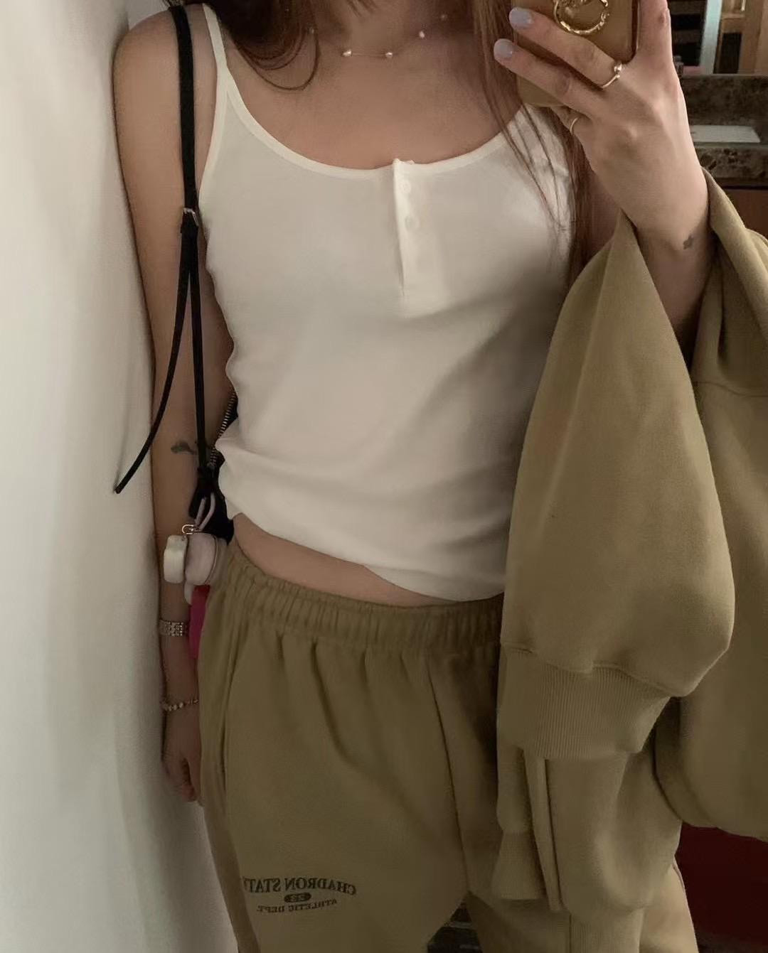 百搭鈕扣背心