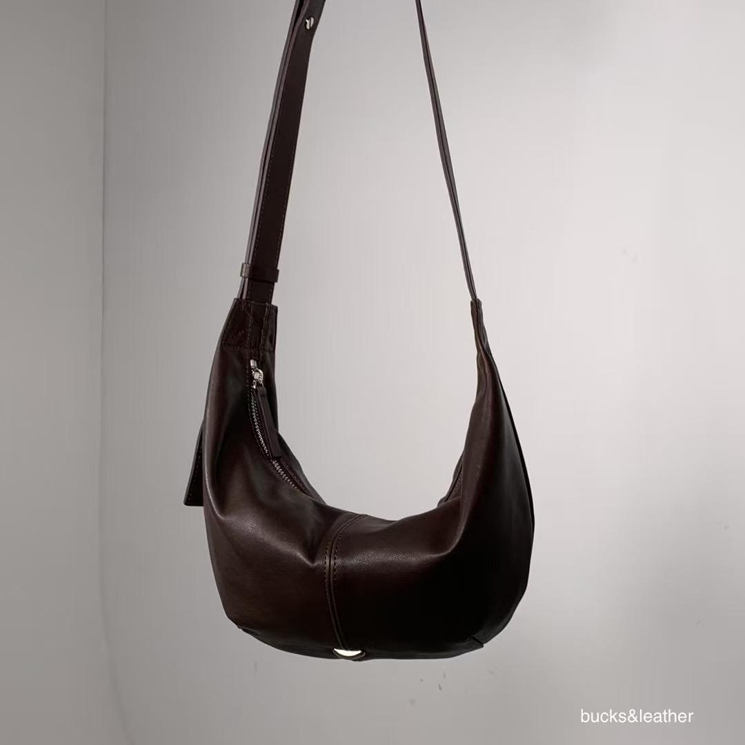Bucks&leather 牛角包