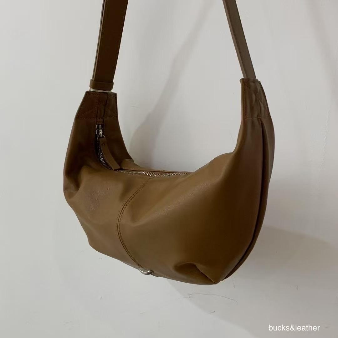 Bucks&leather 牛角包