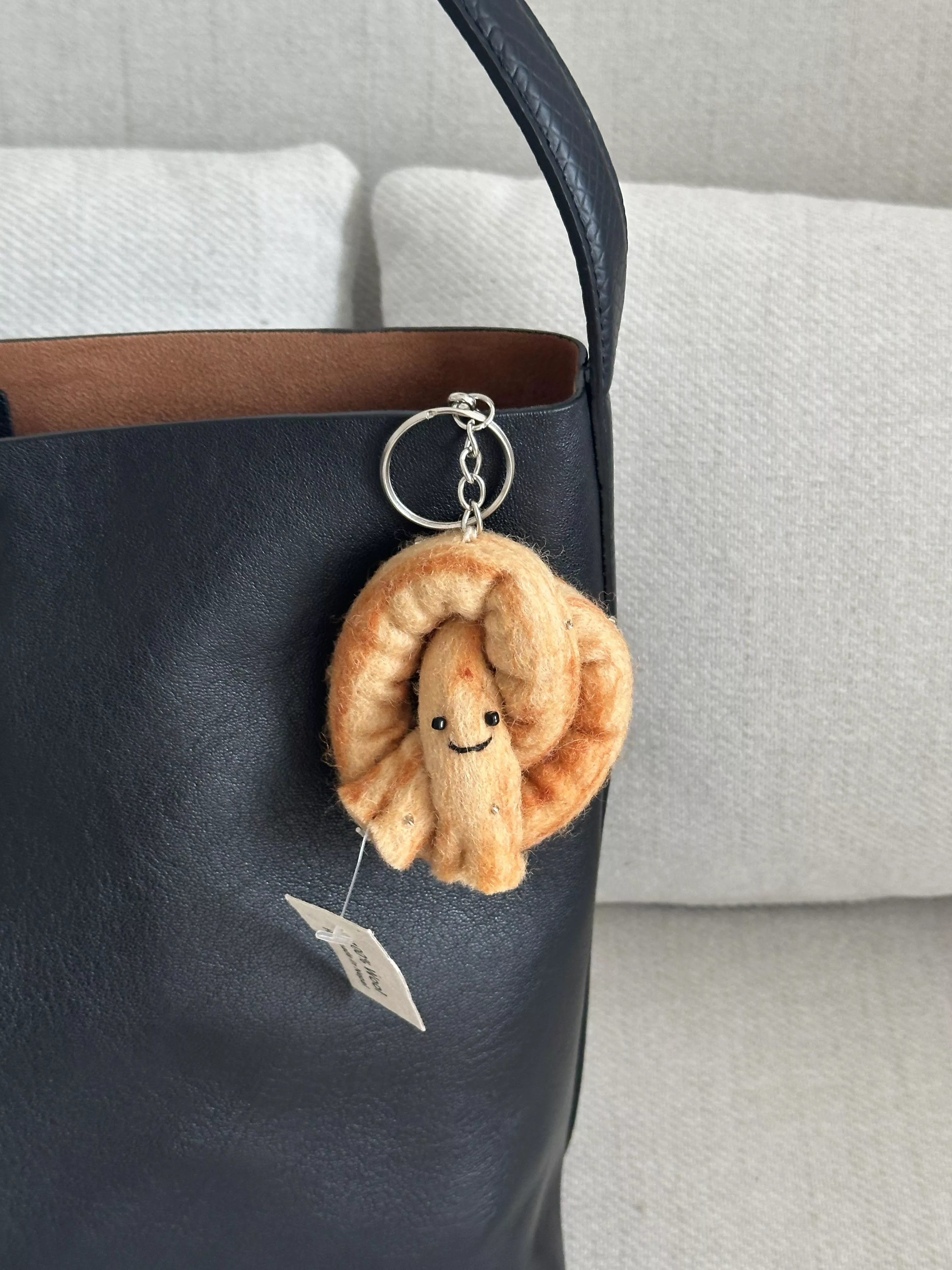 純手工羊毛氈-蝴蝶餅🥨