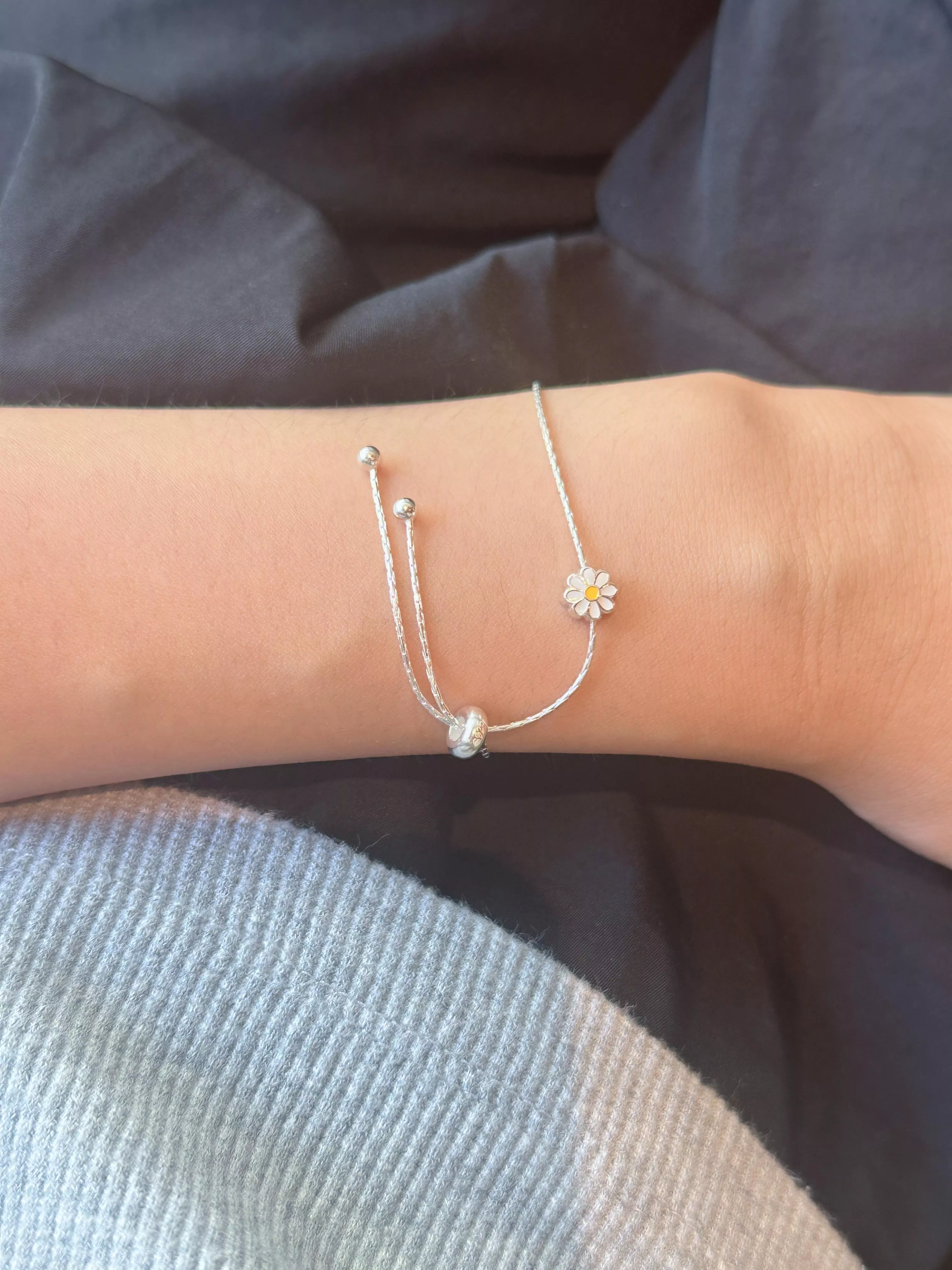 Daisy bracelet