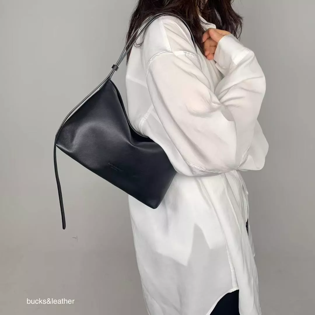 Bucks & leather 托特包 (S) - 黑/白