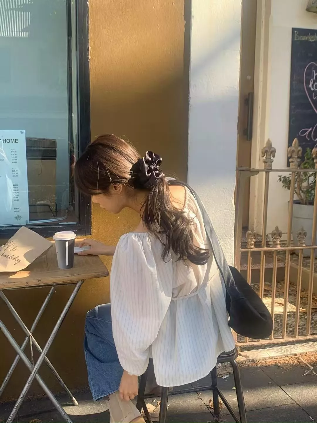 (i.hyun) scent strap blouse