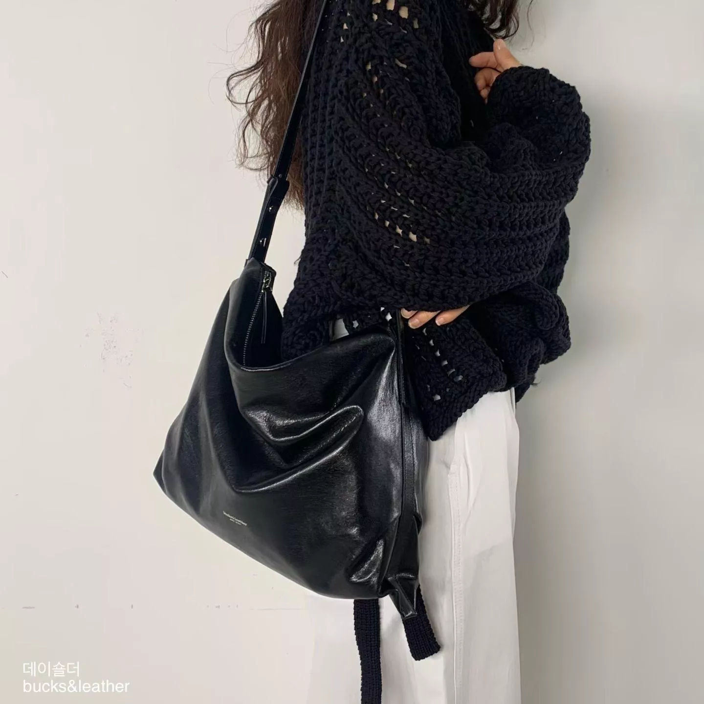 Bucks & Leather 慵懶拉鍊包 (L) - 小羊皮-黑&深咖/ 亮牛皮-黑