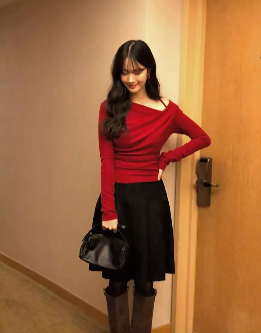 (ordinairement) 年末聚會就要穿這件好漂亮tee