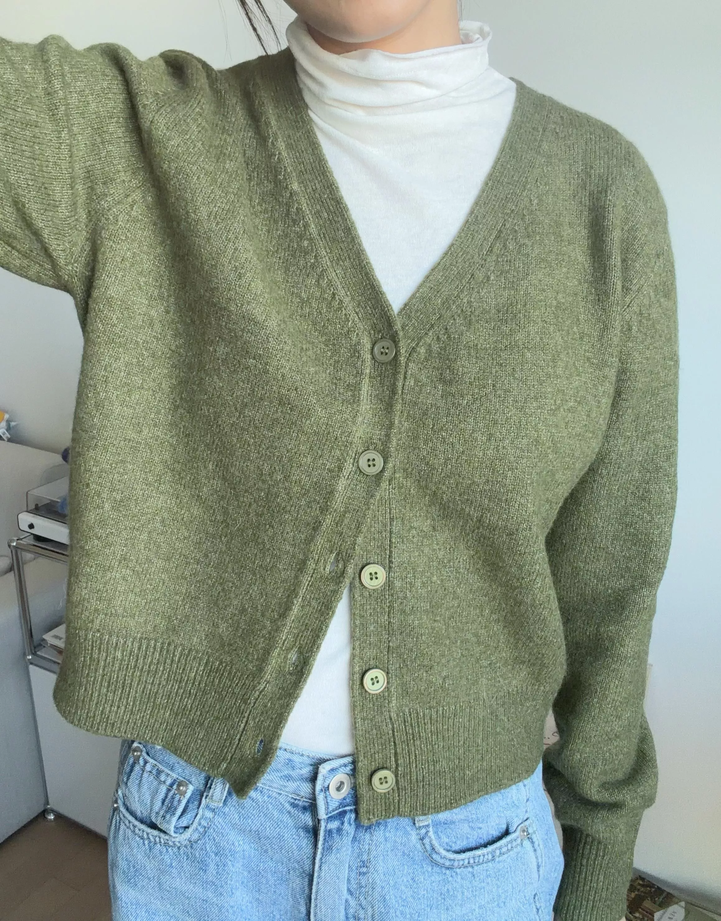 超級爆親膚軟軟薄高領tee (本月必買！)