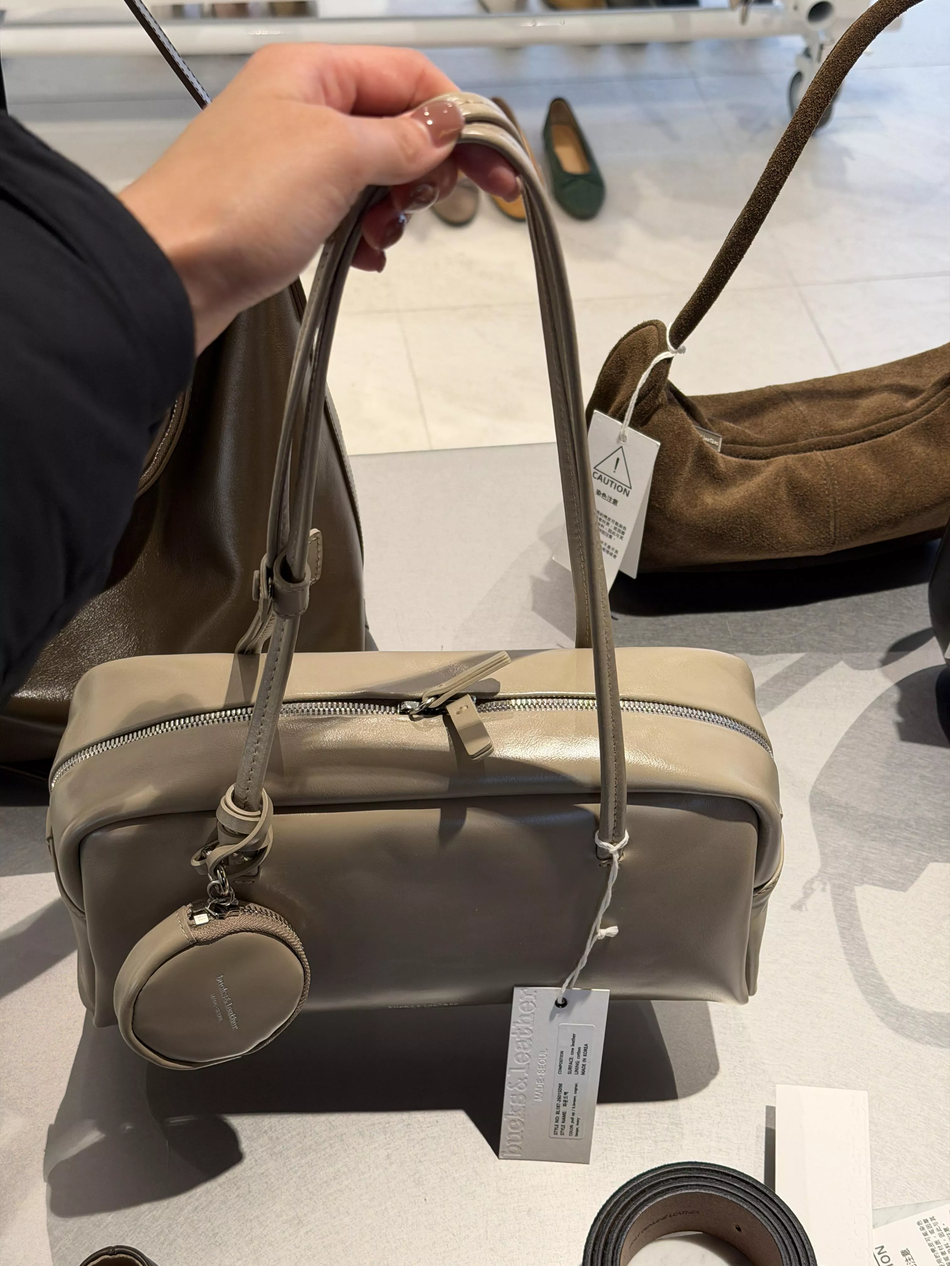 Bucks&leather 法棍吐司包 (S)-奶茶杏