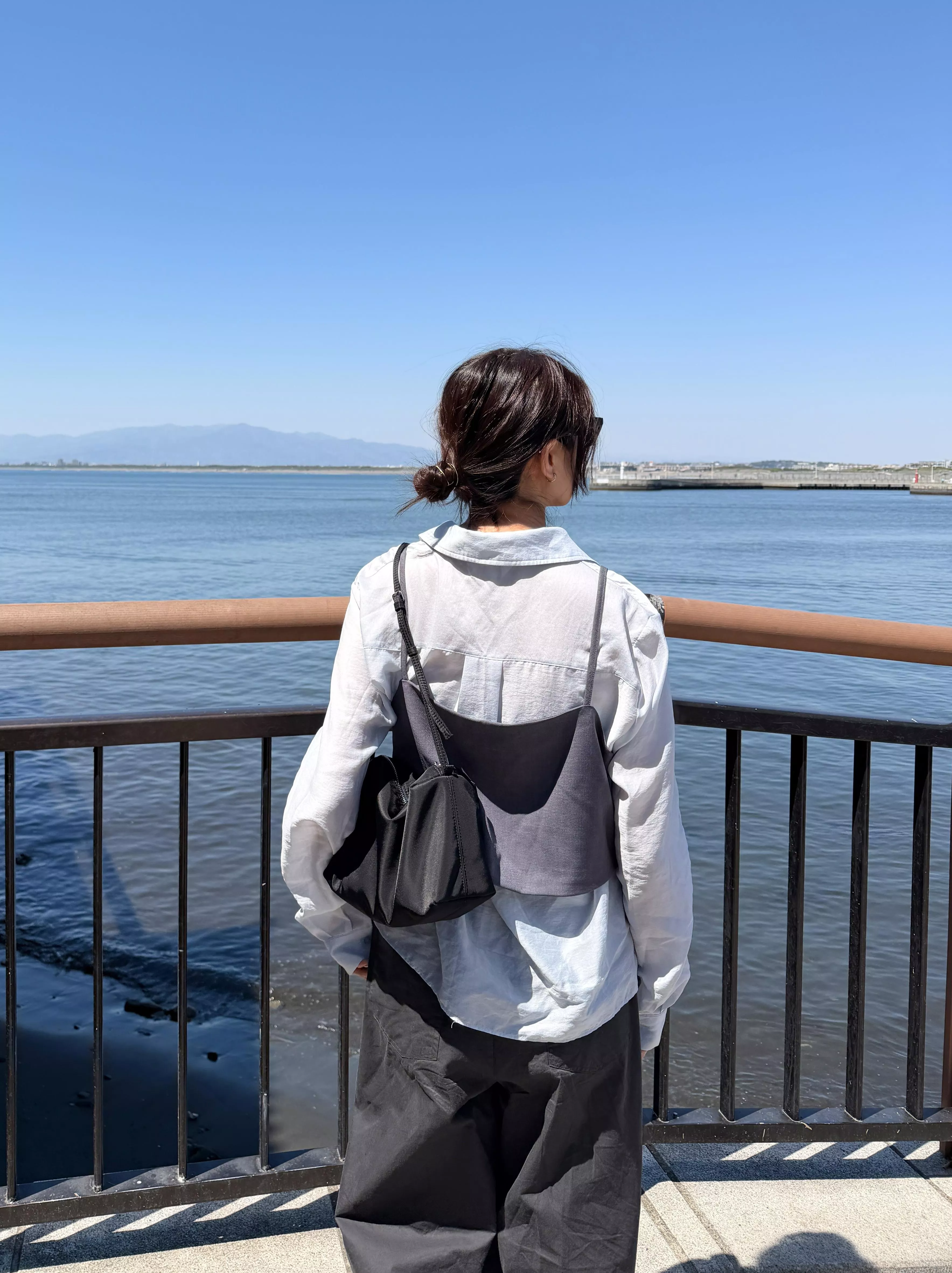 歐膩柔光緞面背心