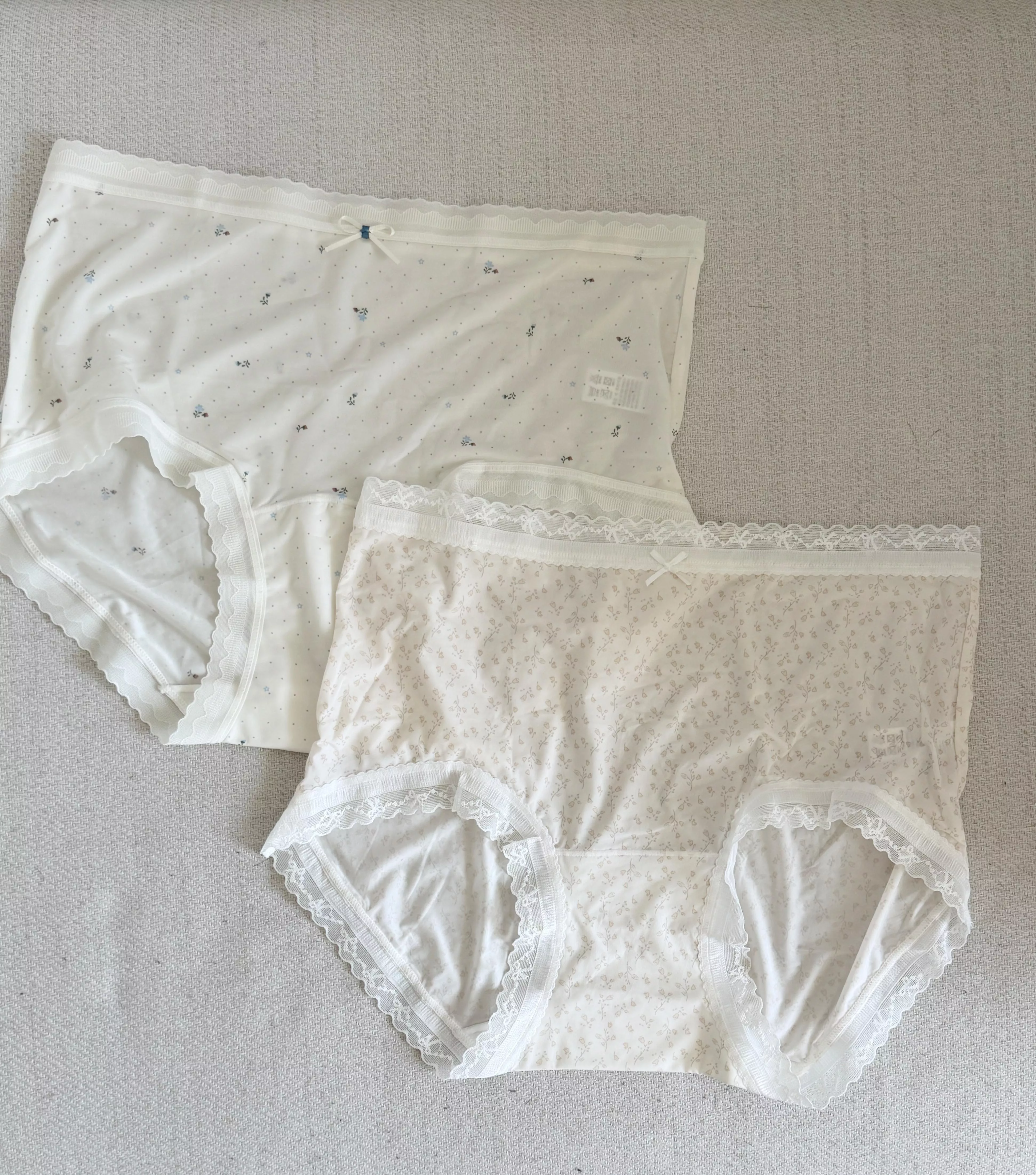 (Flora) 絲滑冰絲碎花內褲