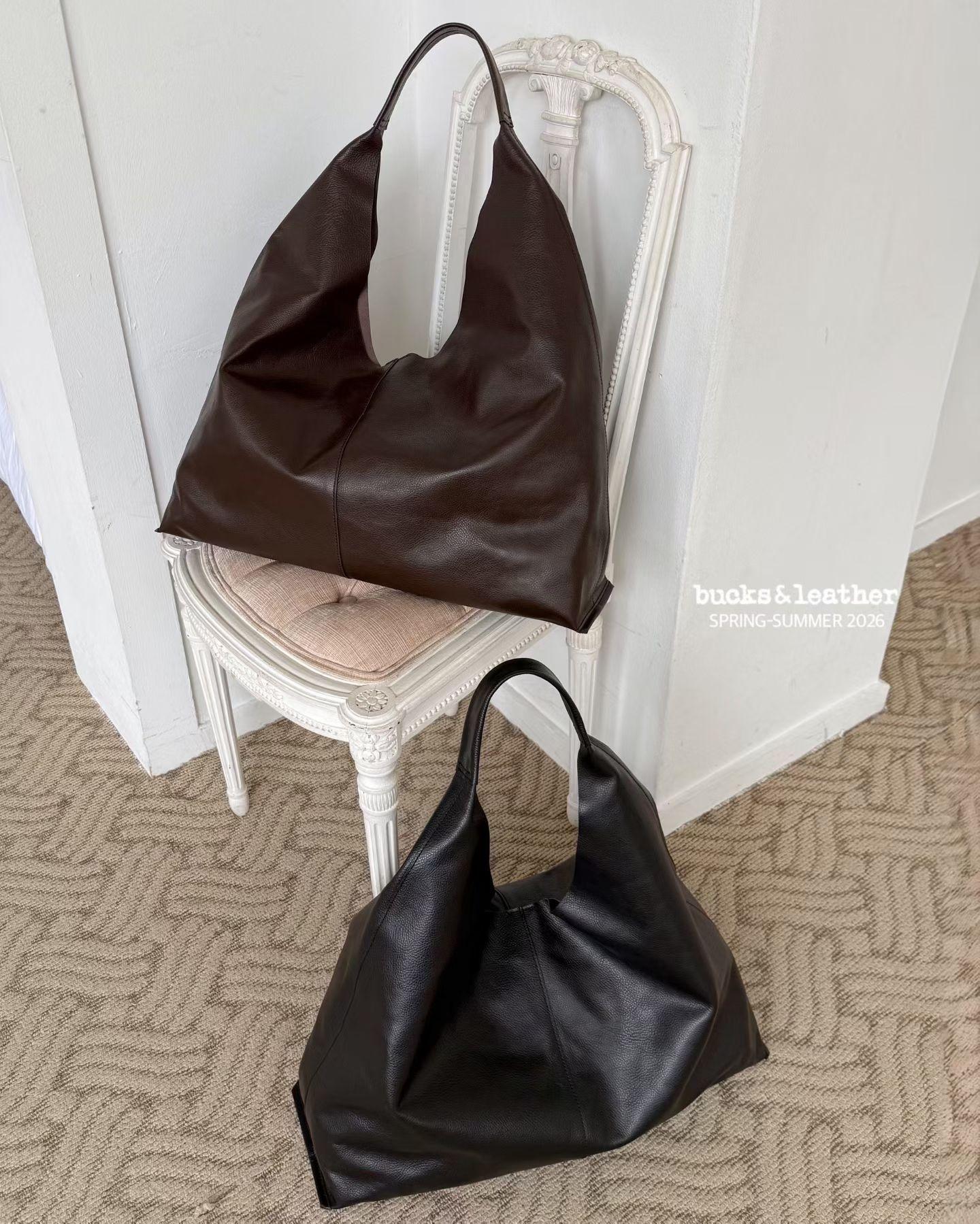 (Bucks&leather) 簡約肩背三角包 (S)