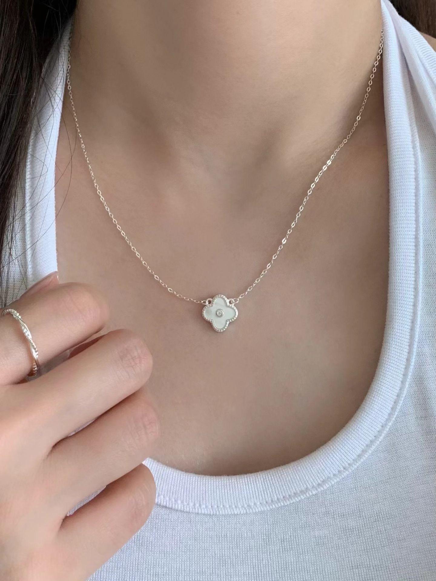 小銀花項鏈 (925silver)