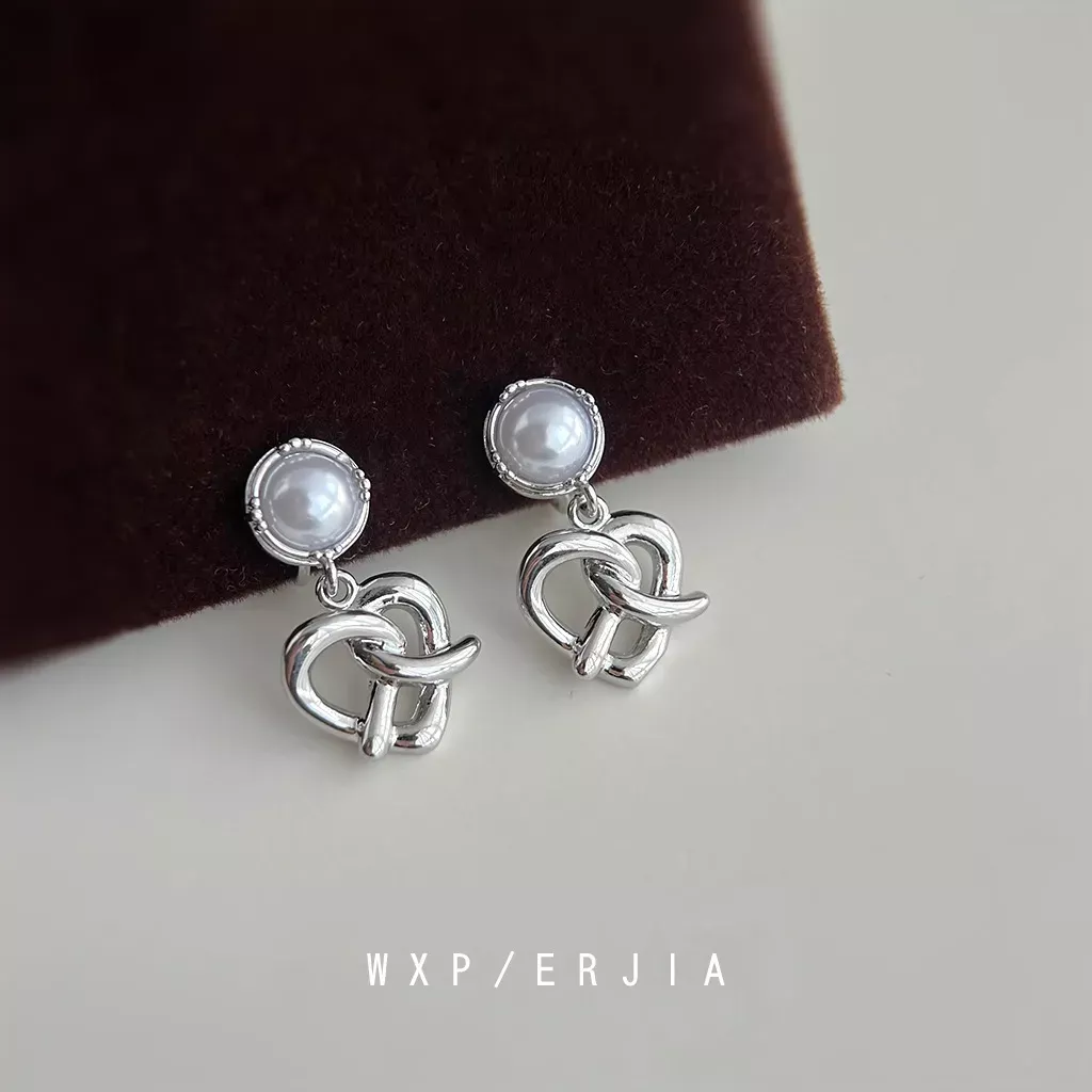 無耳洞耳夾 | 時尚氣質珍珠愛心結蚊香盤耳夾 | 無痛感 低過敏 親膚好戴