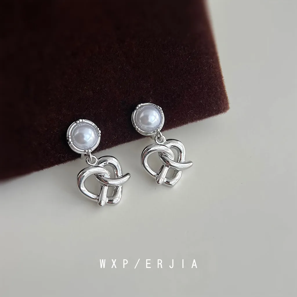無耳洞時尚氣質珍珠愛心結蚊香盤耳夾RBY5012 耳飾 飾品