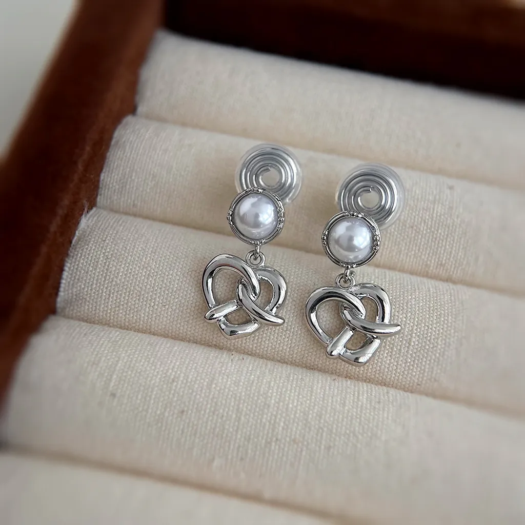 無耳洞時尚氣質珍珠愛心結蚊香盤耳夾RBY5012 耳飾 飾品