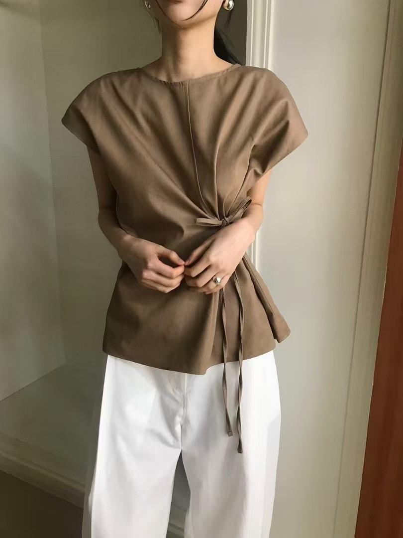 4"13 圓領綁帶俐落上衣