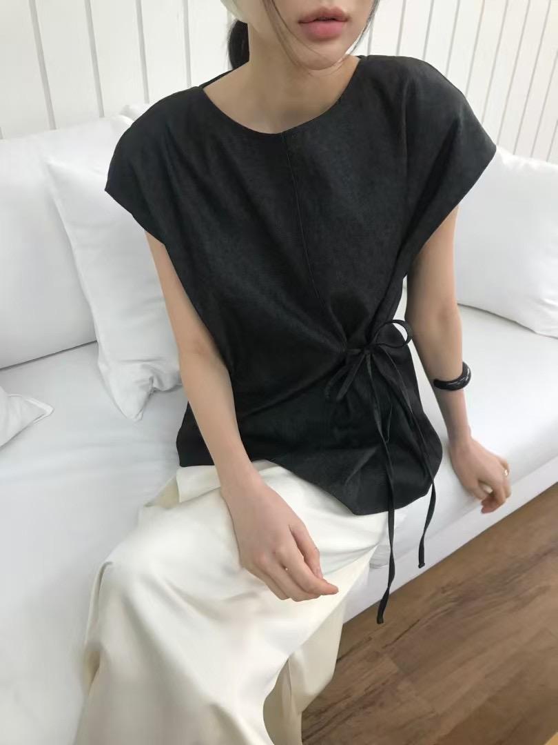 4"13 圓領綁帶俐落上衣