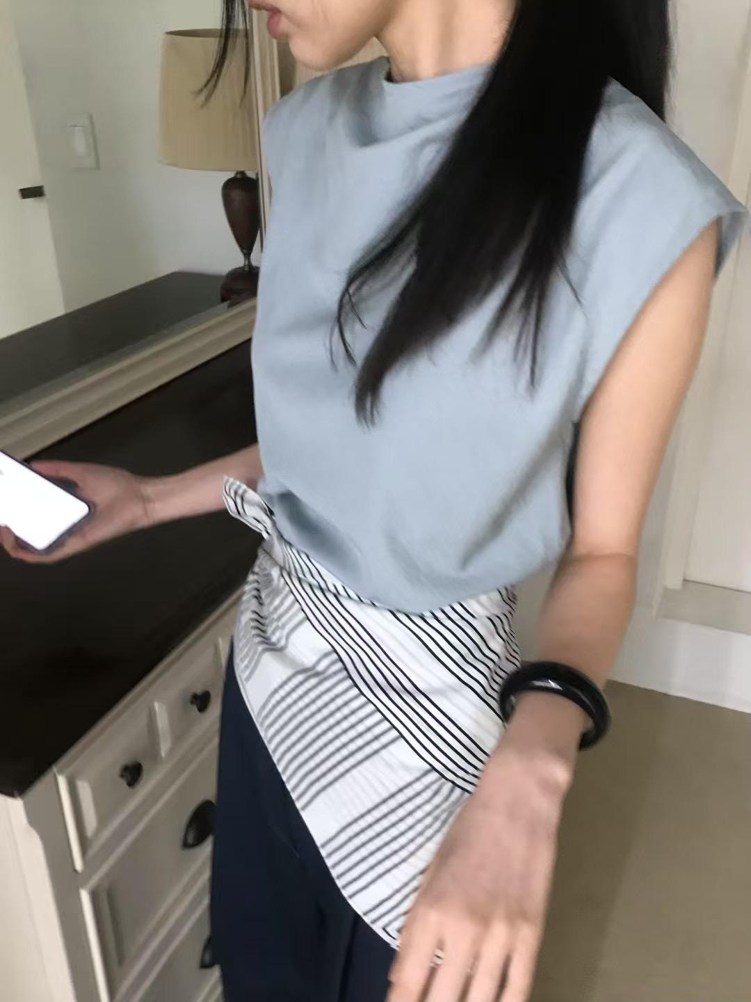 4"13 細紋光澤排釦背心