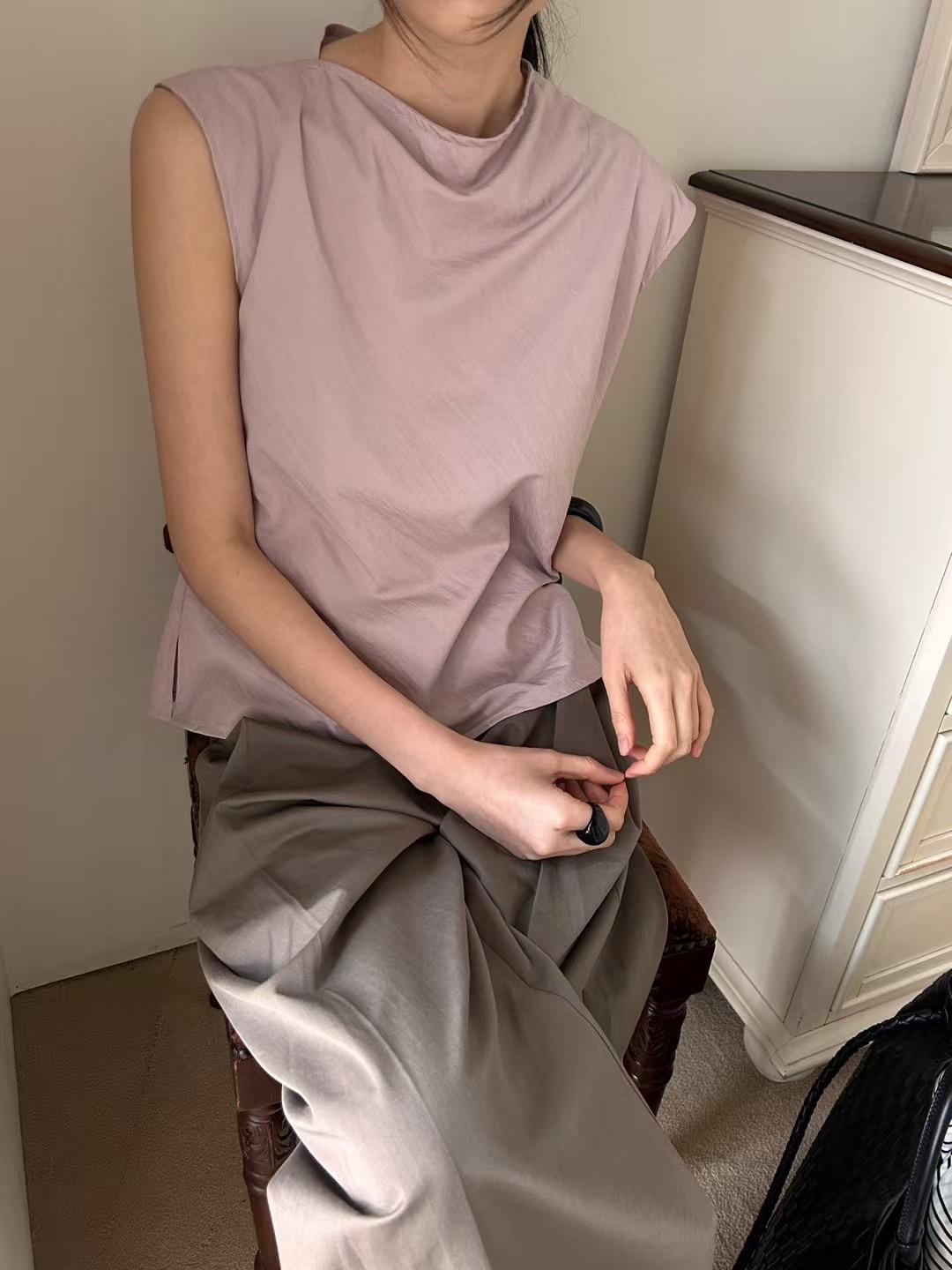 4"13 細紋光澤排釦背心